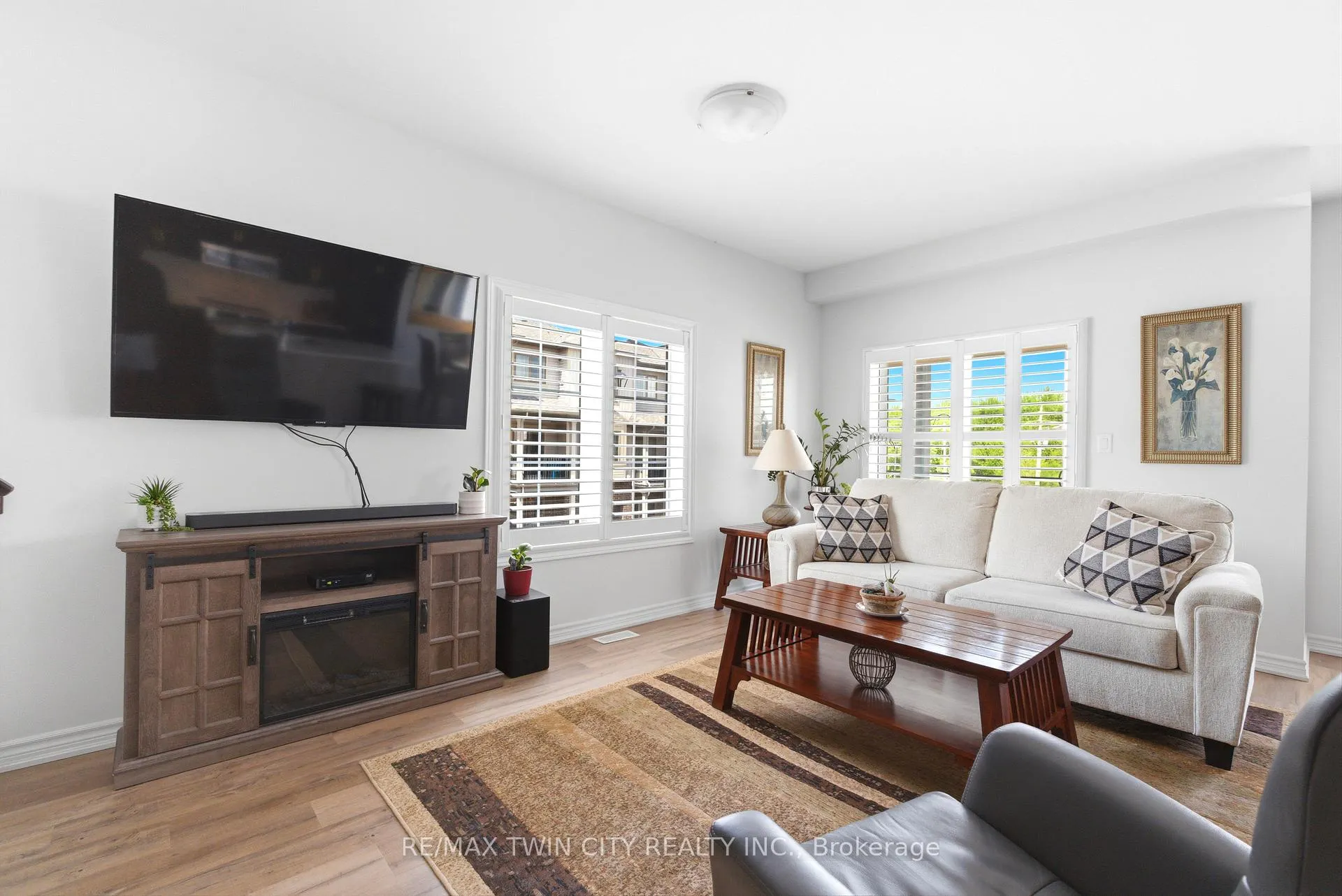 Photo 12 of Unit 71, 124 Compass Trail, Cambridge, Hagey — HOMEH