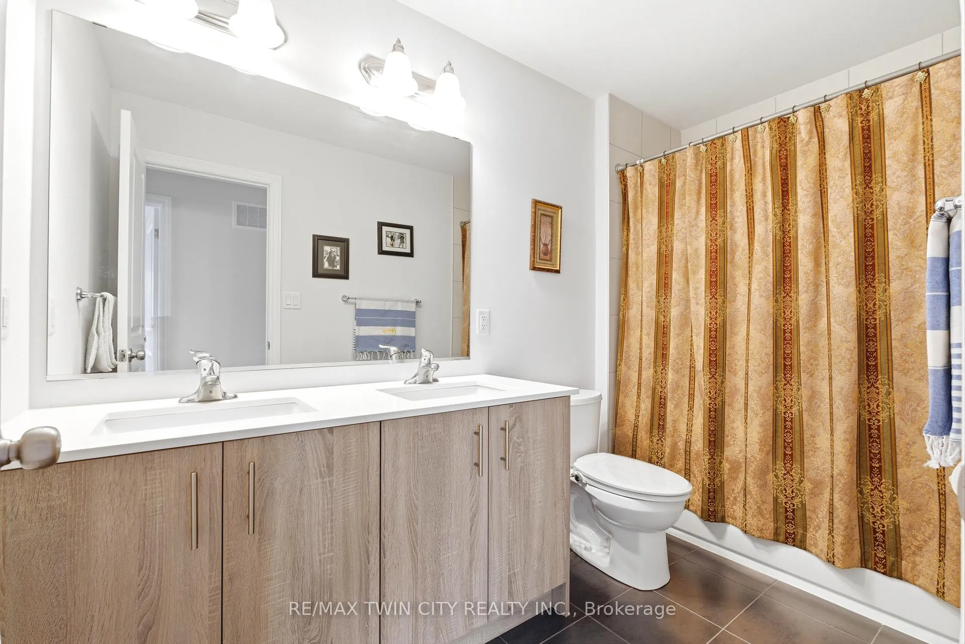 Photo 21 of Unit 71, 124 Compass Trail, Cambridge, Hagey — HOMEH