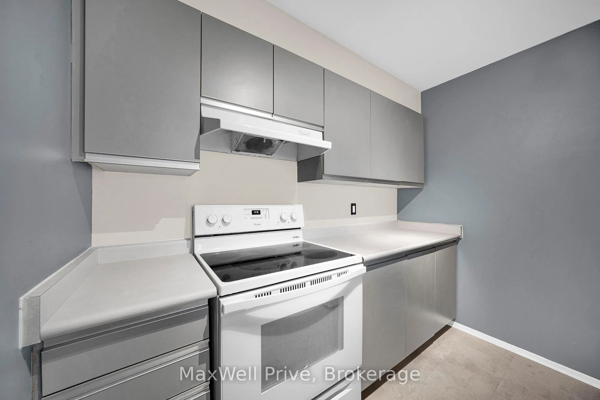 Photo 8 of Unit 218, 250 Brittany Drive, Ottawa, Viscount Alexander Park — HOMEH