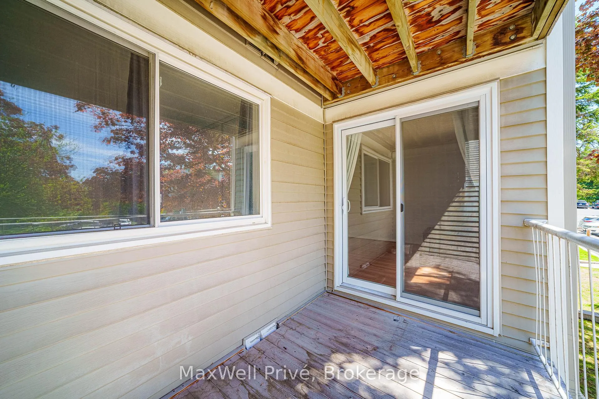 Photo 11 of Unit 218, 250 Brittany Drive, Ottawa, Viscount Alexander Park — HOMEH