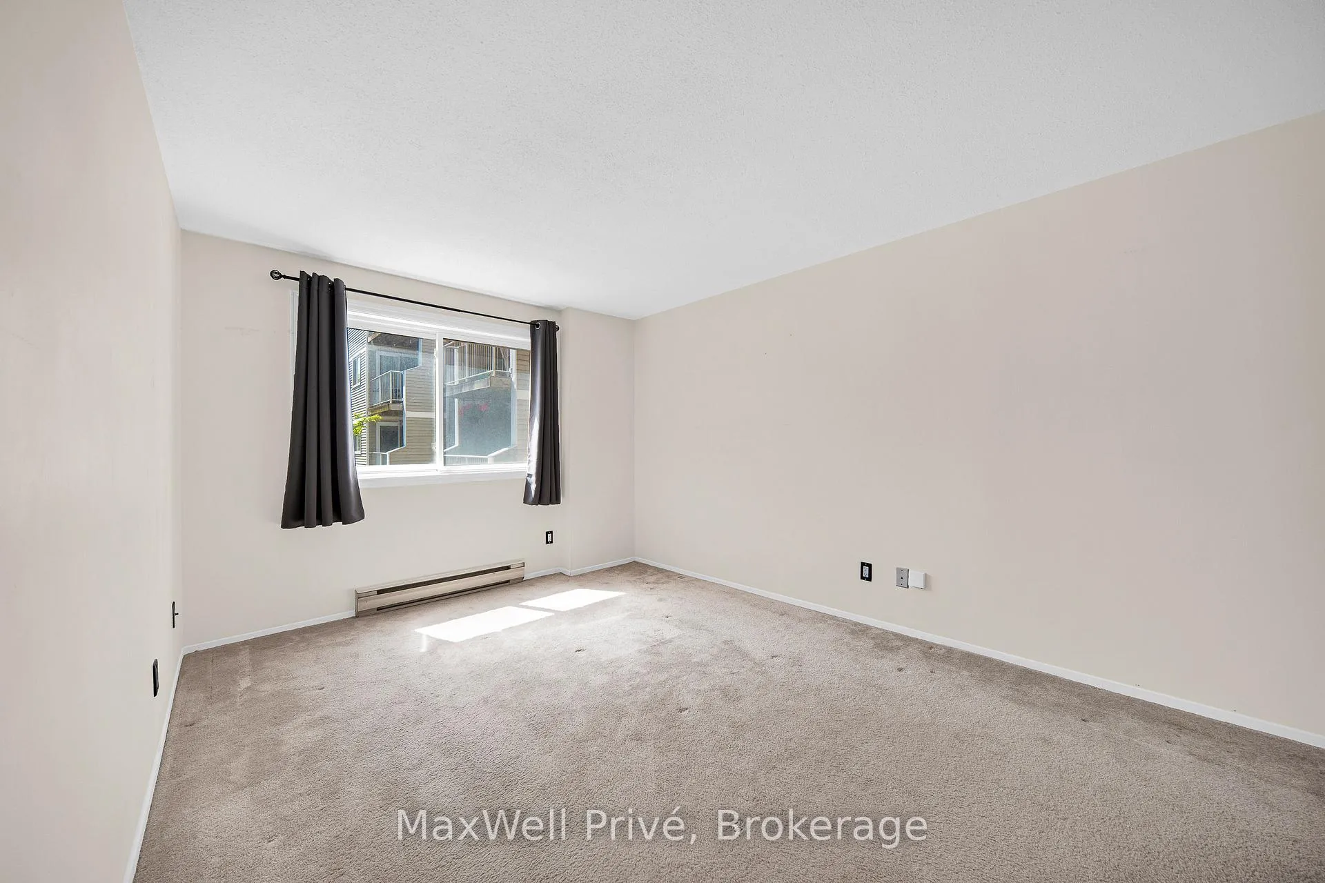 Photo 14 of Unit 218, 250 Brittany Drive, Ottawa, Viscount Alexander Park — HOMEH