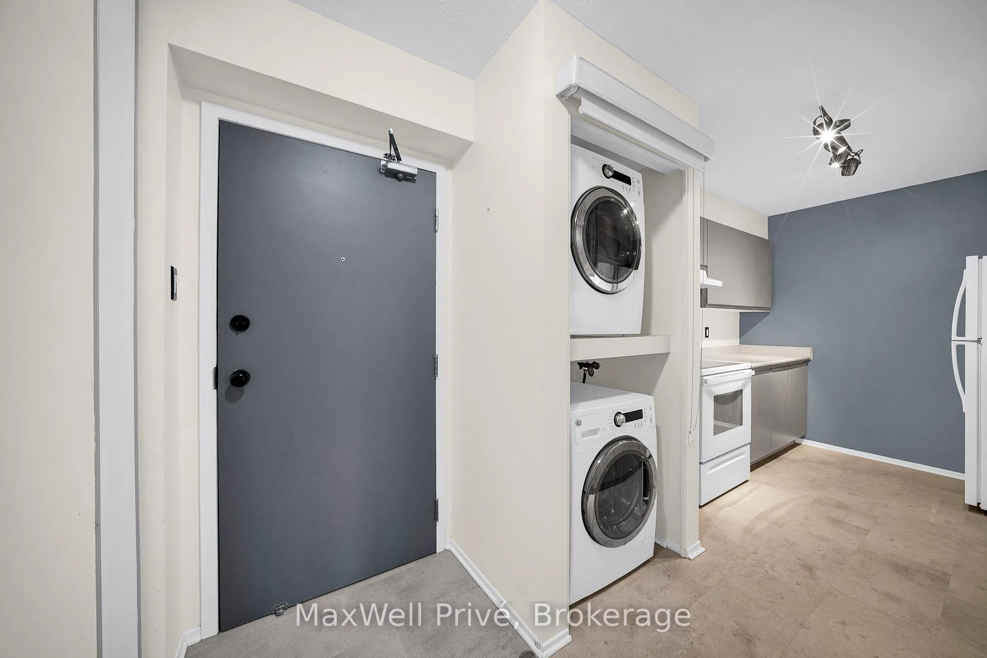 Photo 20 of Unit 218, 250 Brittany Drive, Ottawa, Viscount Alexander Park — HOMEH