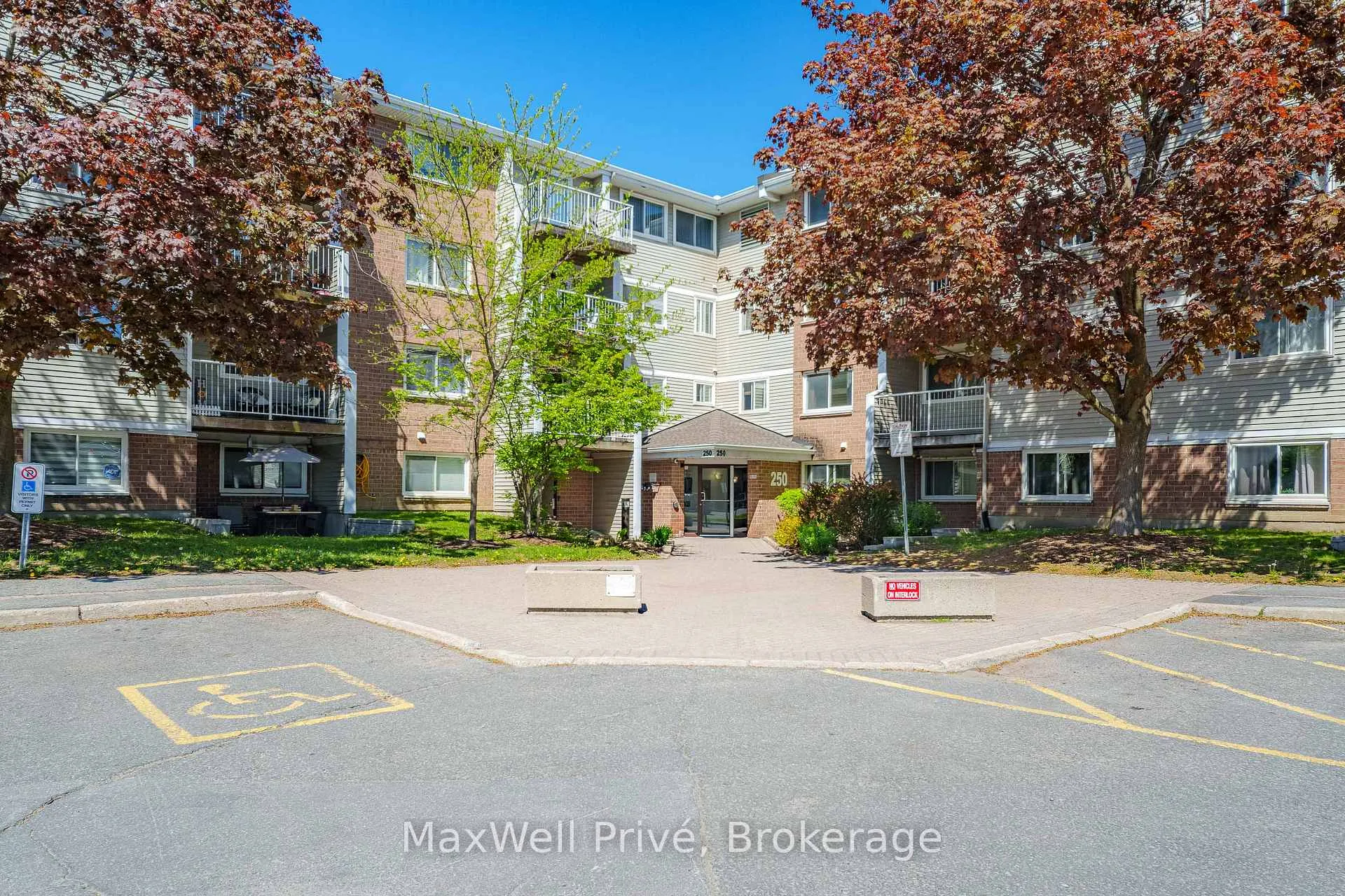 Photo 27 of Unit 218, 250 Brittany Drive, Ottawa, Viscount Alexander Park — HOMEH
