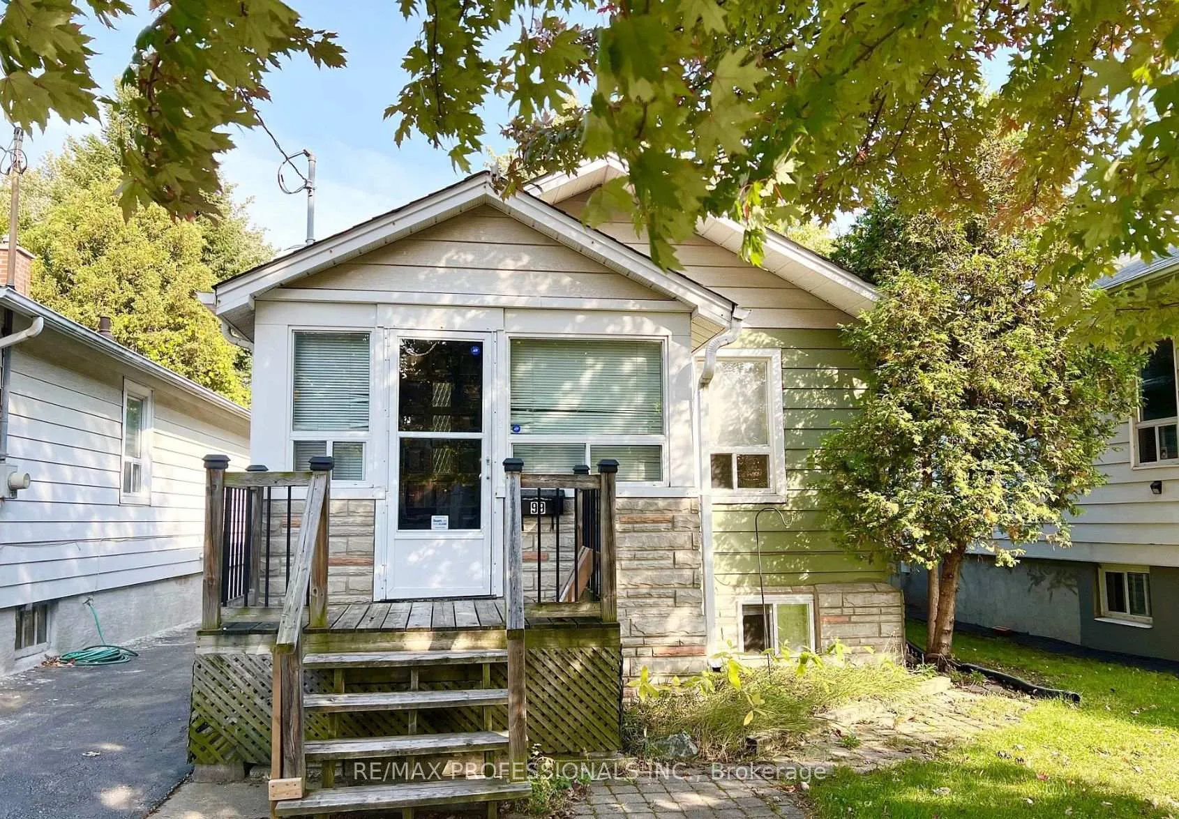 Photo 3 of Unit Lower, 99 Seventeenth Street, Etobicoke, New Toronto — HOMEH