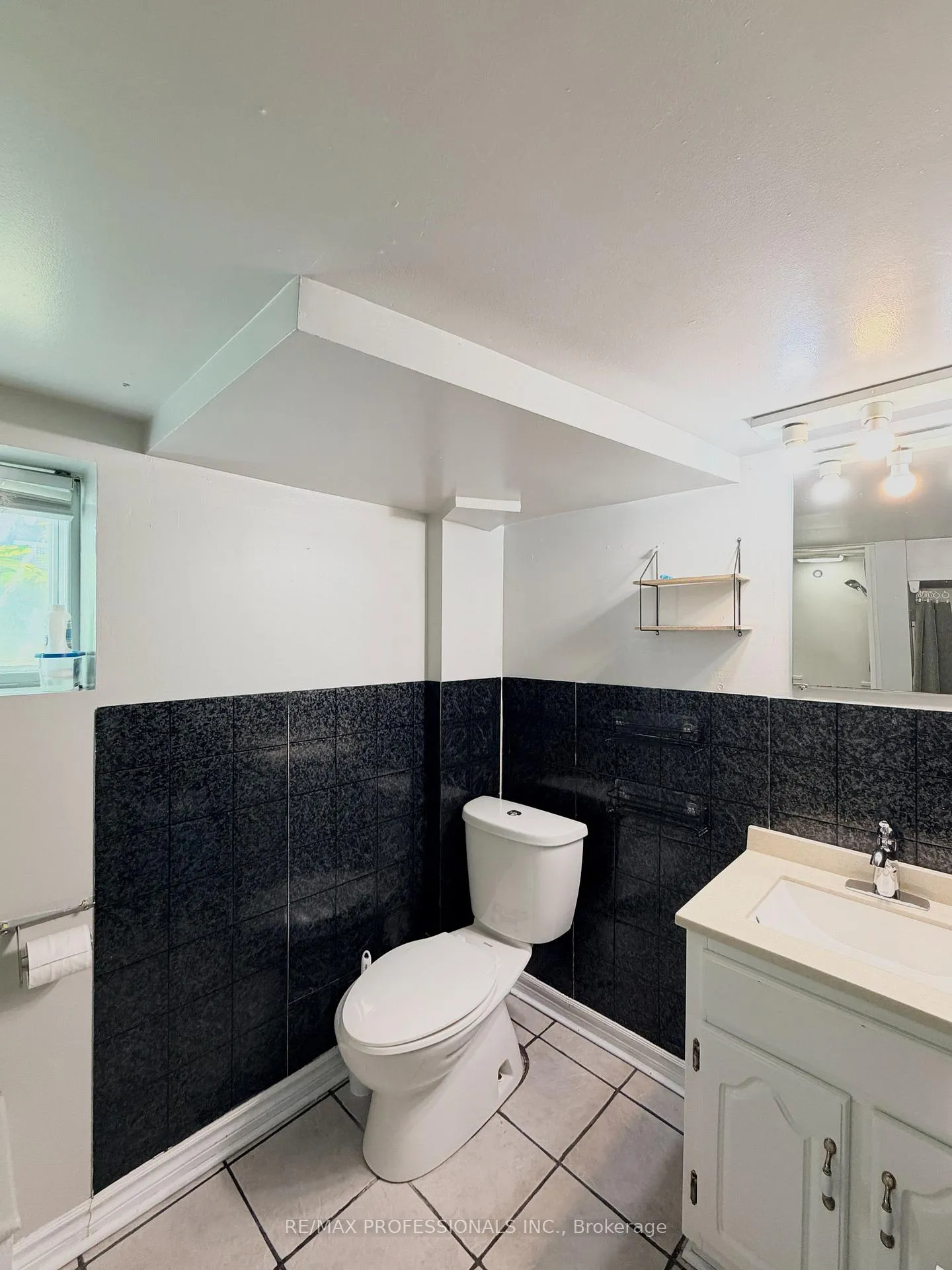 Photo 7 of Unit Lower, 99 Seventeenth Street, Etobicoke, New Toronto — HOMEH