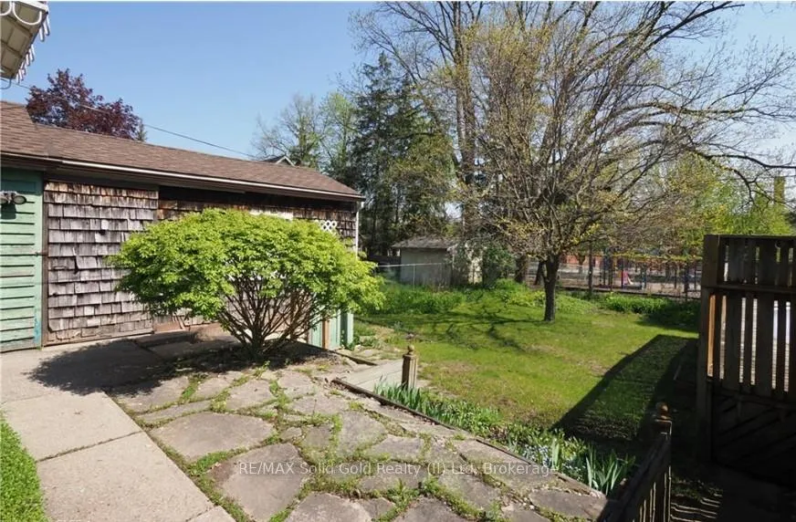 Photo 32 of 100 North Drive N, Kitchener — HOMEH