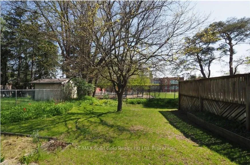 Photo 35 of 100 North Drive N, Kitchener — HOMEH