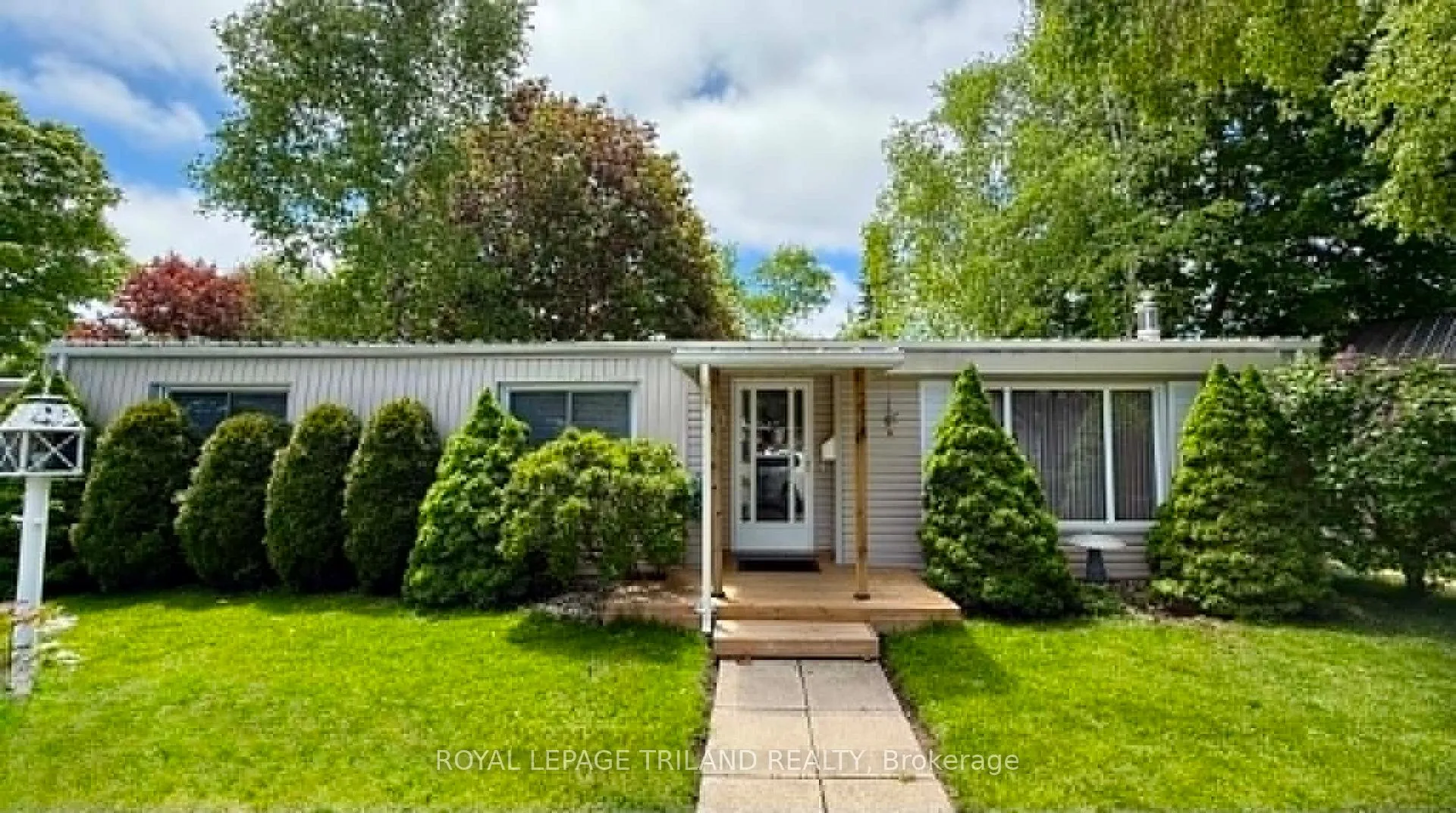Photo 1 of 274 Monterey Park, South Huron, Stephen — HOMEH