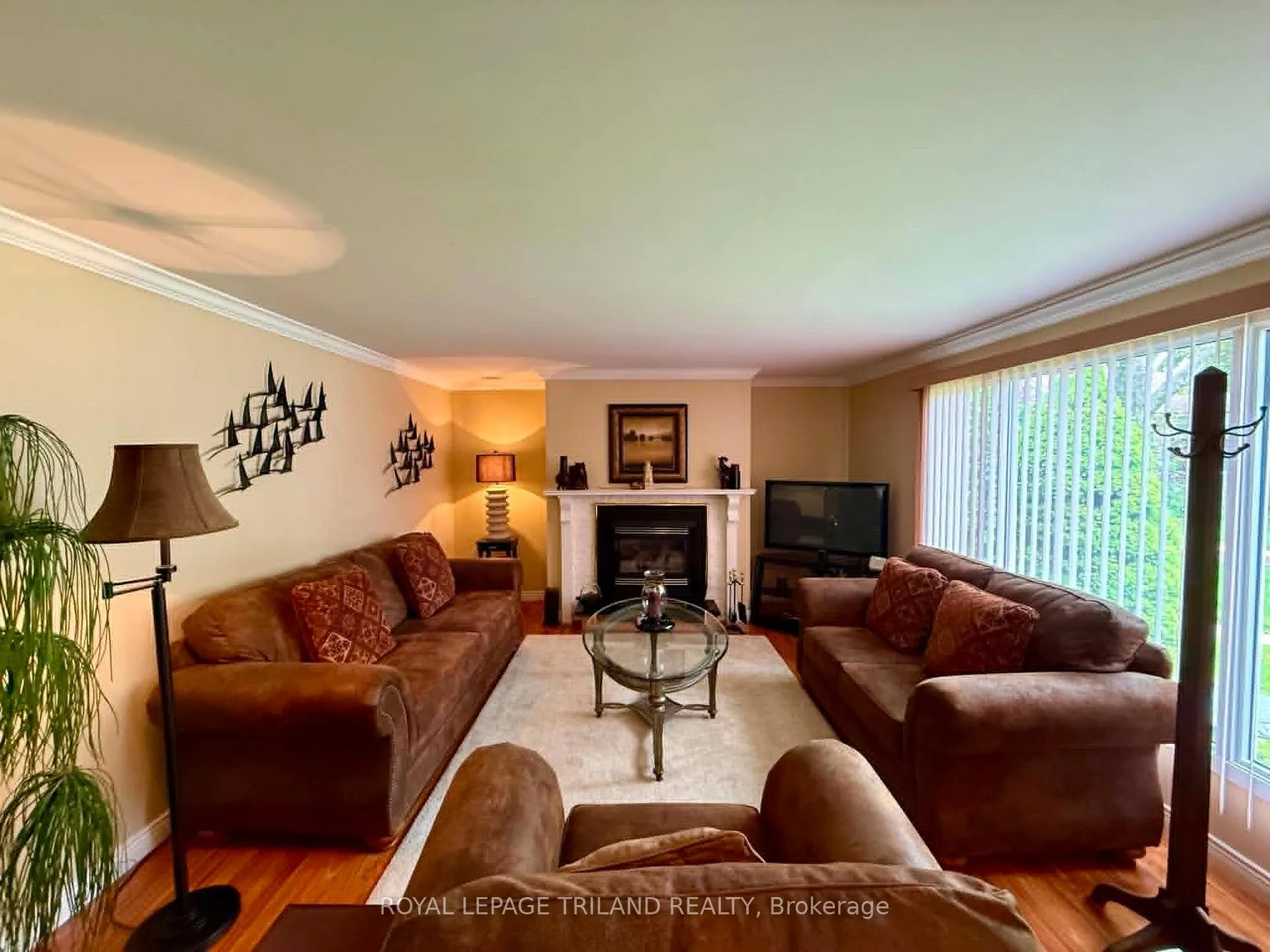 Photo 4 of 274 Monterey Park, South Huron, Stephen — HOMEH