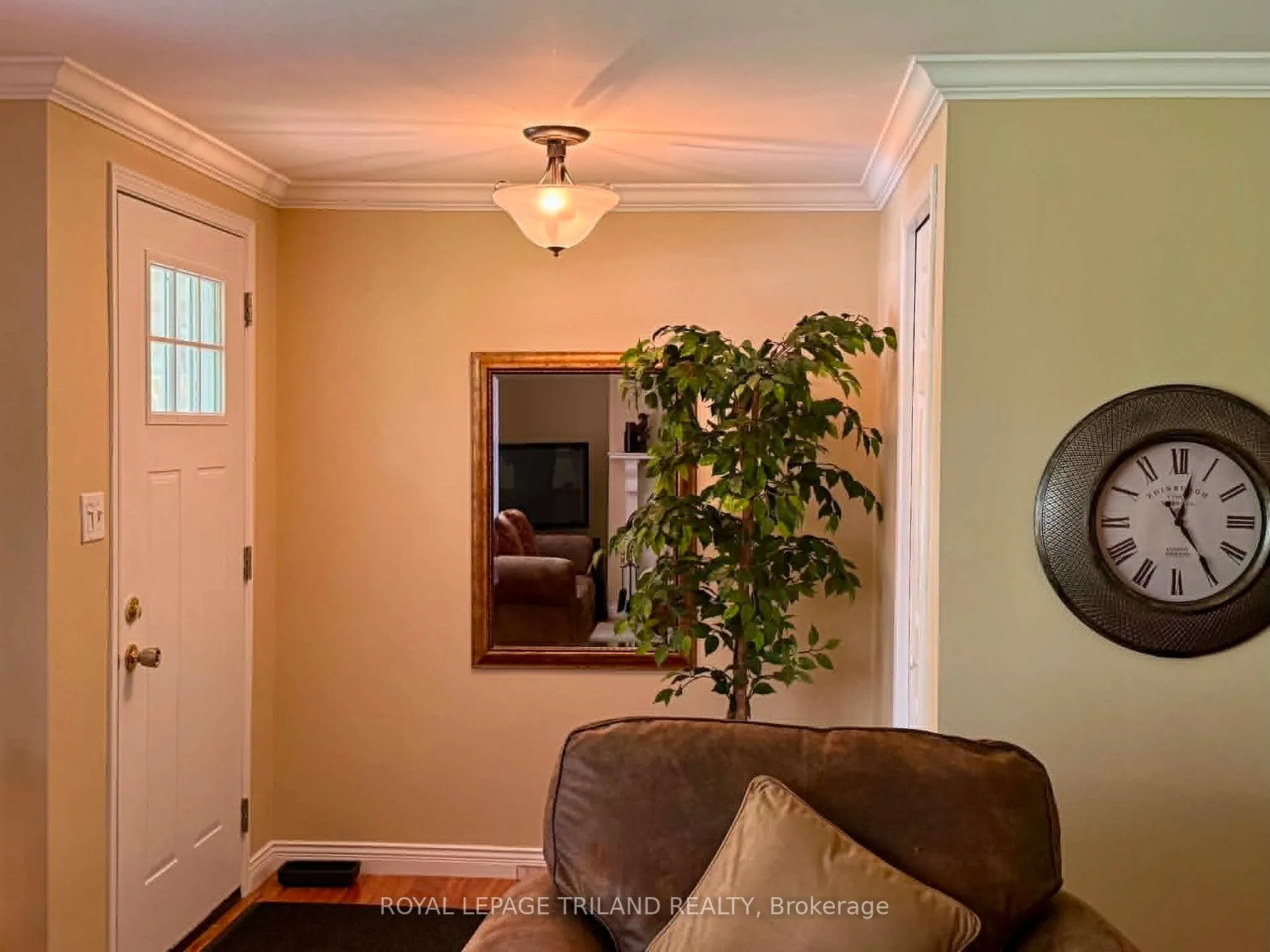 Photo 6 of 274 Monterey Park, South Huron, Stephen — HOMEH