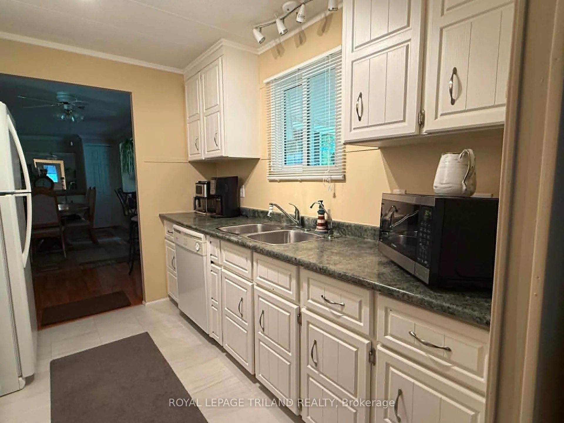Photo 14 of 274 Monterey Park, South Huron, Stephen — HOMEH