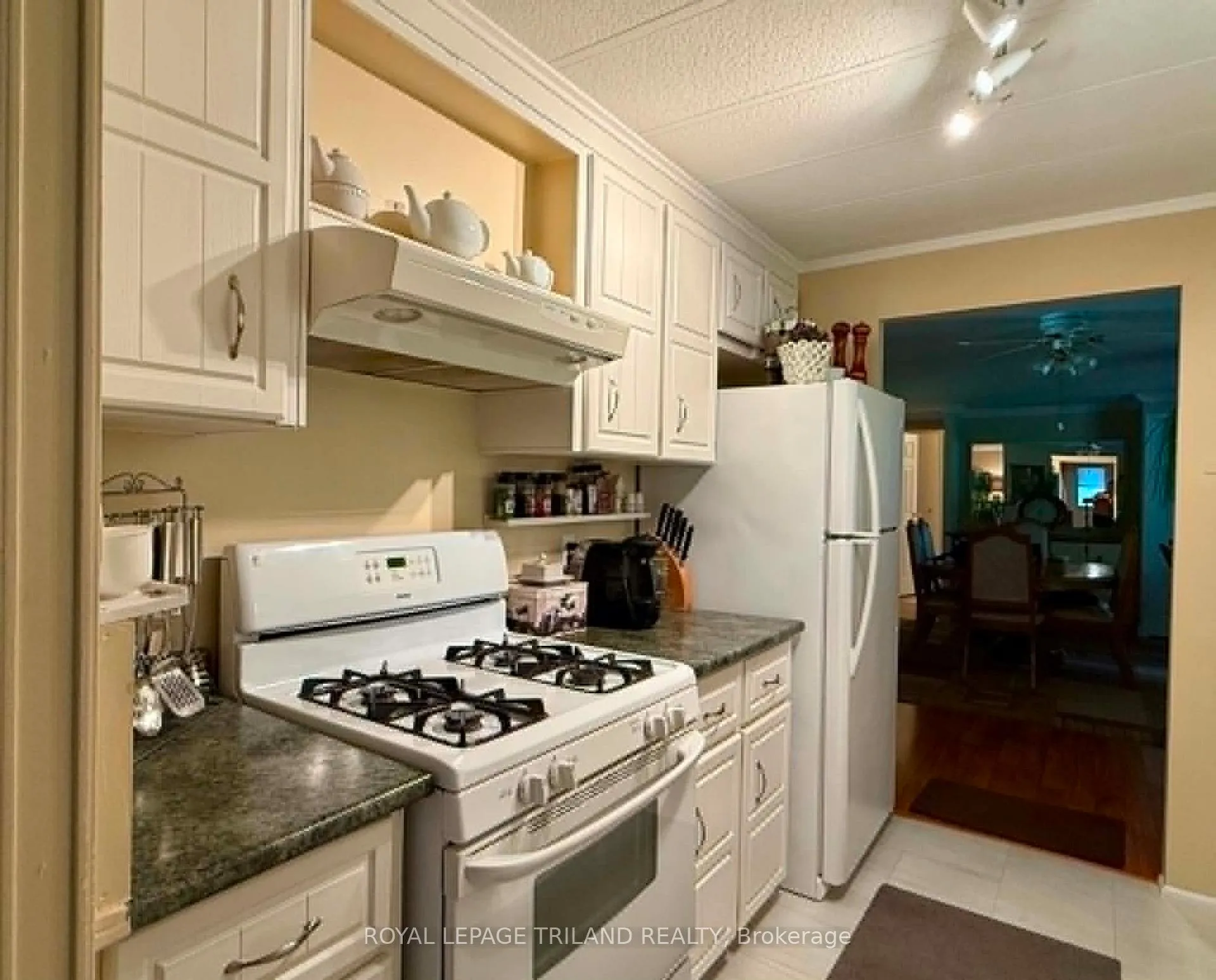 Photo 16 of 274 Monterey Park, South Huron, Stephen — HOMEH