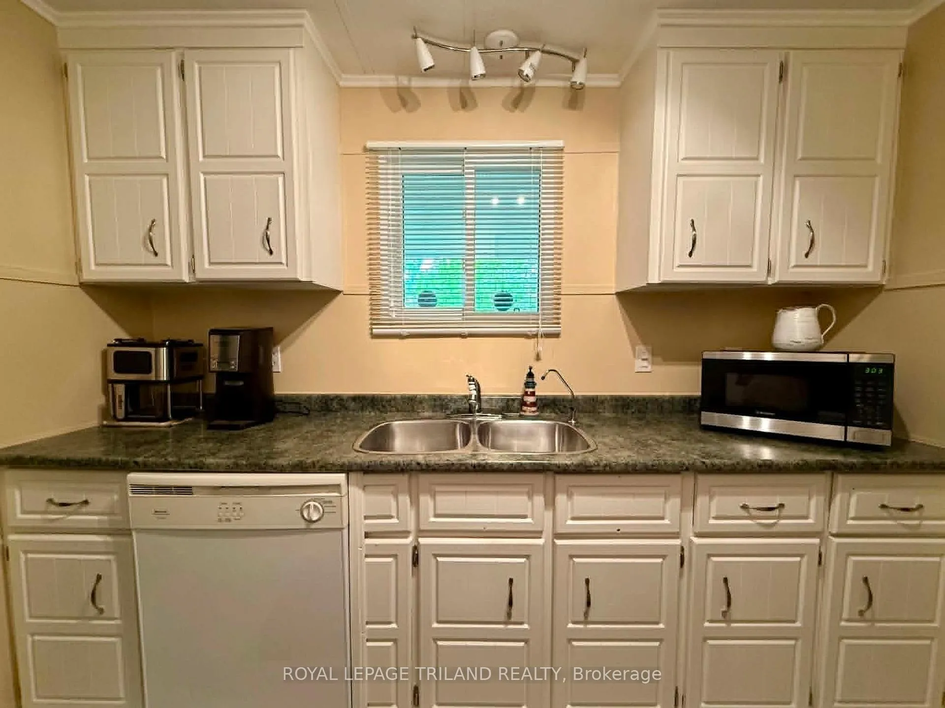 Photo 17 of 274 Monterey Park, South Huron, Stephen — HOMEH