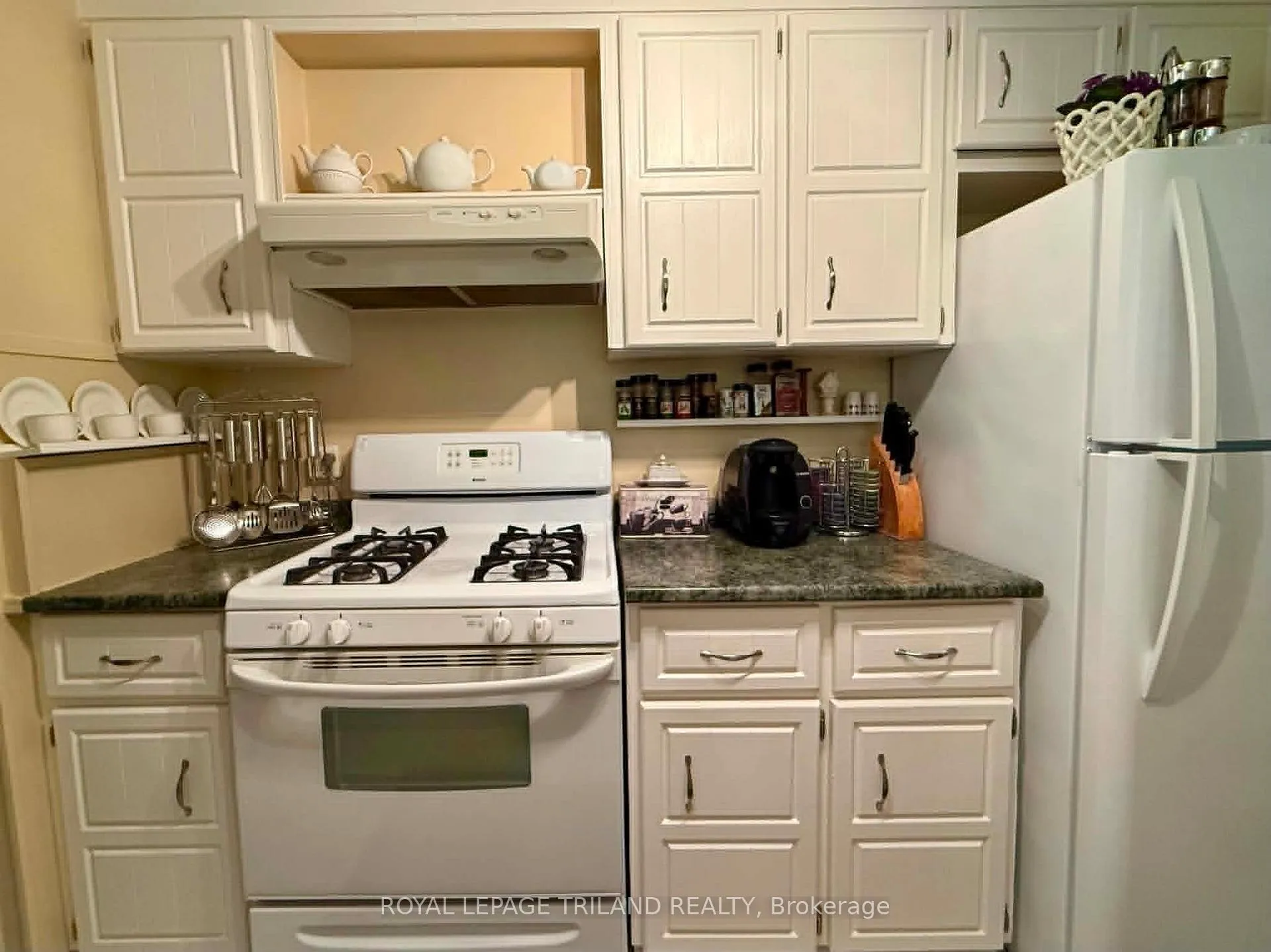 Photo 18 of 274 Monterey Park, South Huron, Stephen — HOMEH