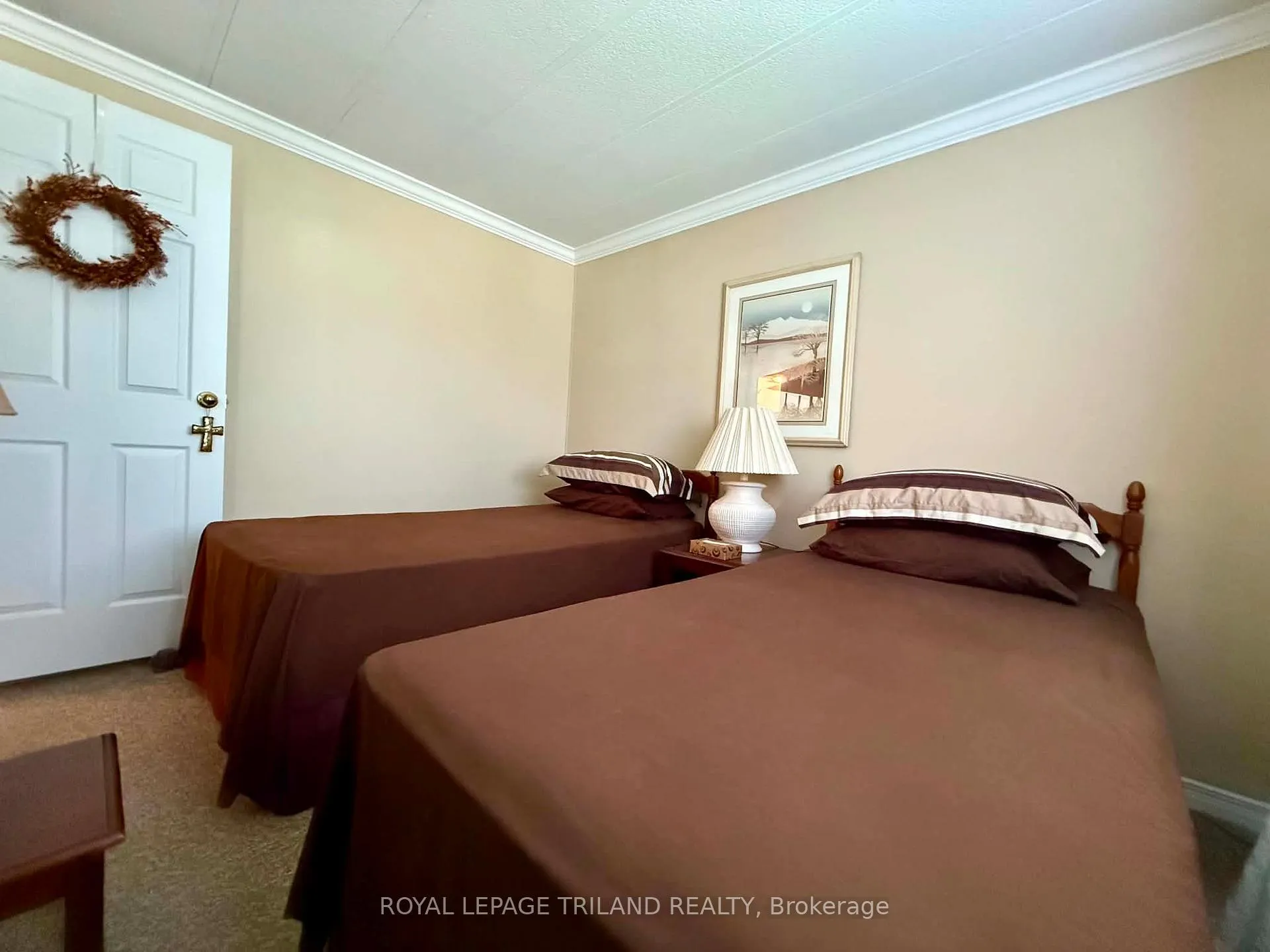 Photo 33 of 274 Monterey Park, South Huron, Stephen — HOMEH