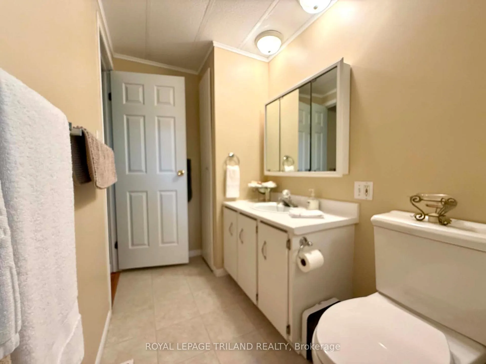 Photo 35 of 274 Monterey Park, South Huron, Stephen — HOMEH