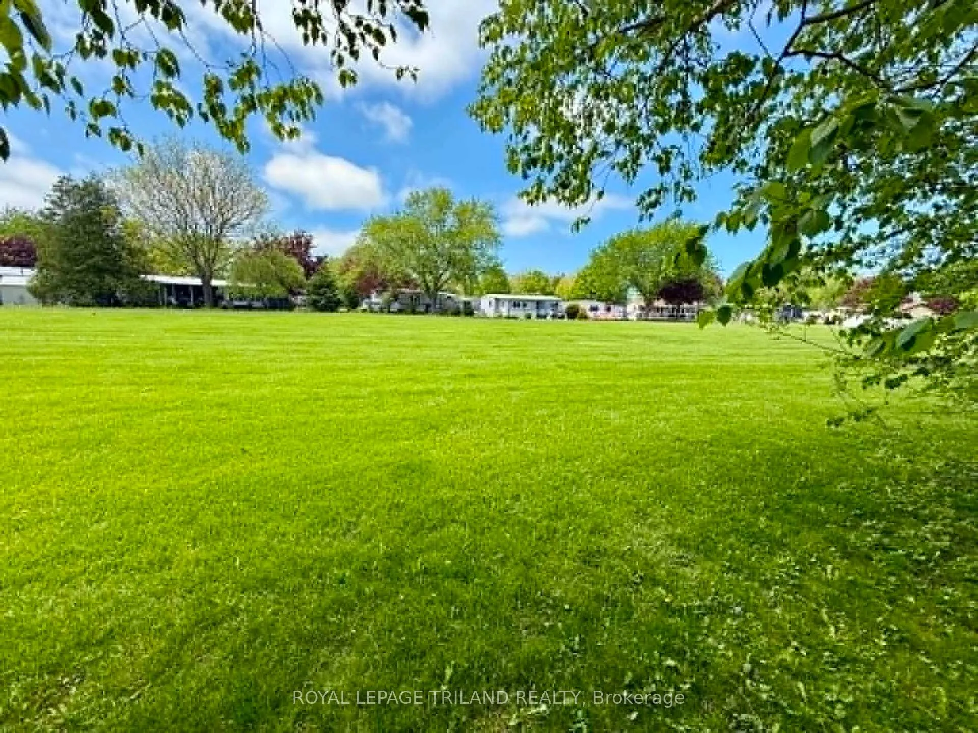 Photo 39 of 274 Monterey Park, South Huron, Stephen — HOMEH