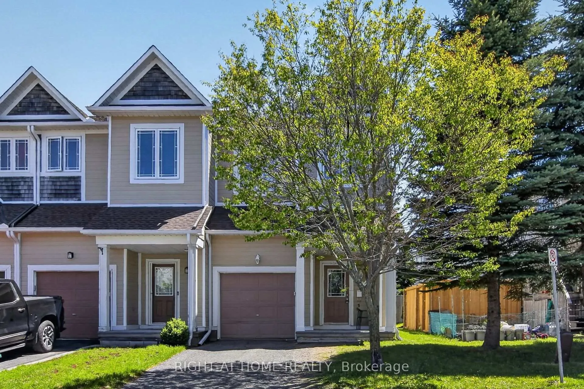 Photo 1 of 207 Catamount Court, Ottawa, Kanata - Emerald Meadows/Trailwest — HOMEH