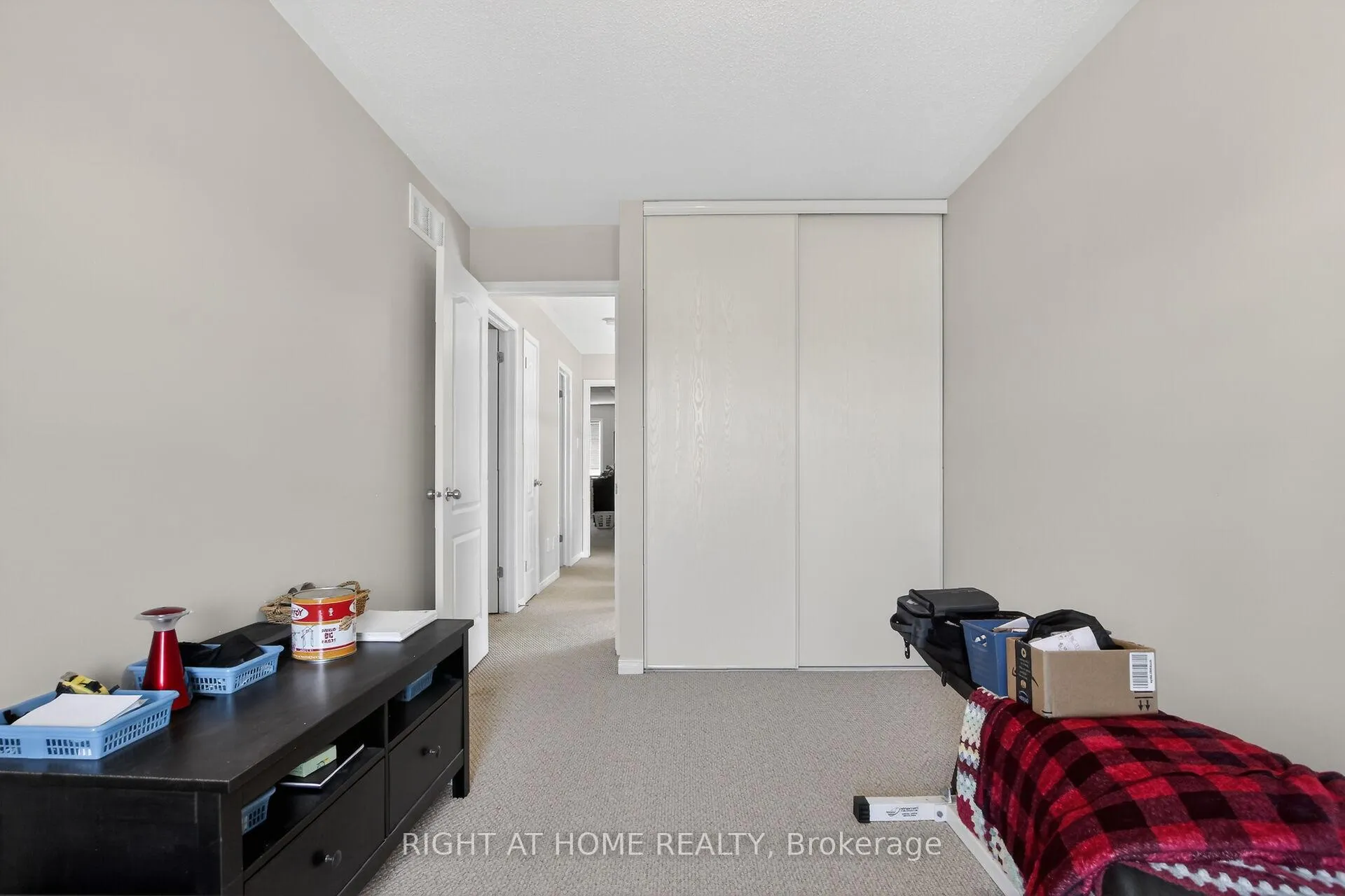 Photo 15 of 207 Catamount Court, Ottawa, Kanata - Emerald Meadows/Trailwest — HOMEH