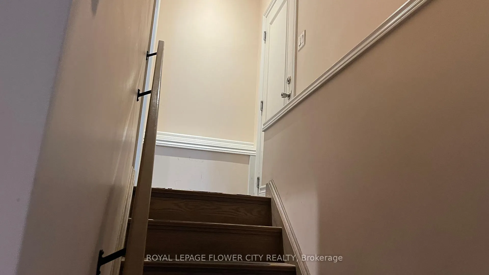 Photo 1 of Unit Basement, 1921 Frederick Crescent, London, East Q — HOMEH