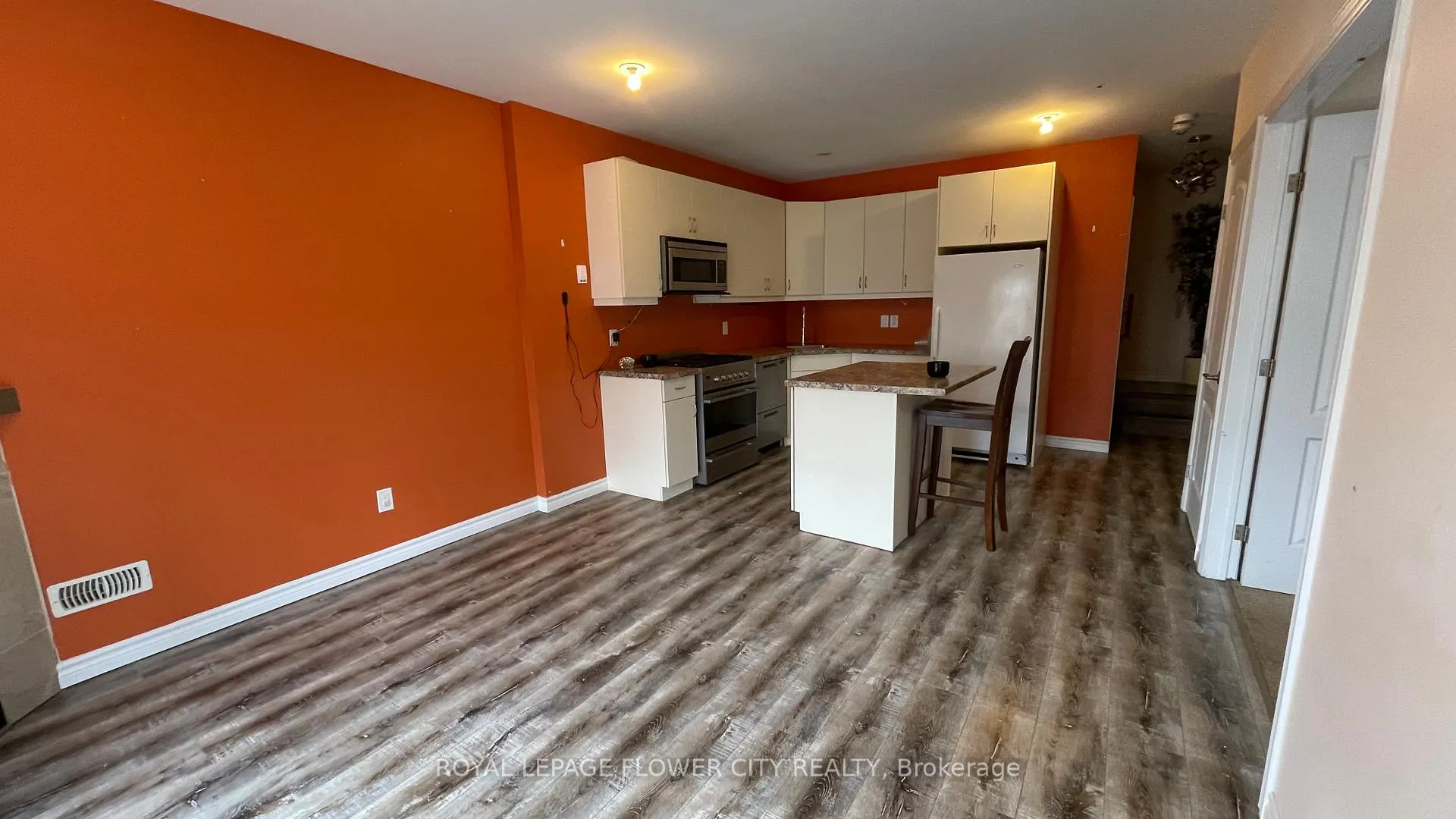 Photo 7 of Unit Basement, 1921 Frederick Crescent, London, East Q — HOMEH