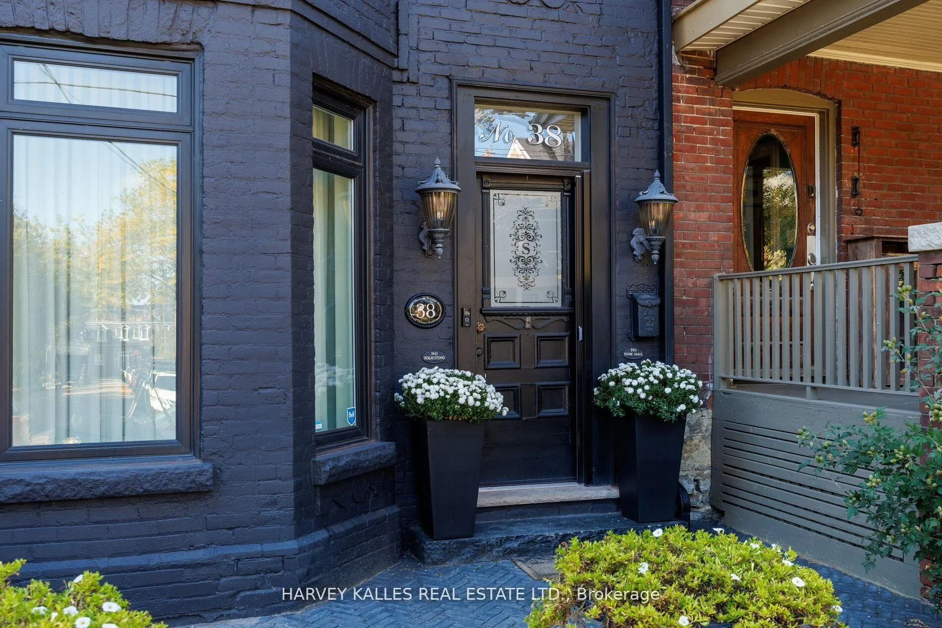 Photo 2 of 38 Sorauren Avenue, Toronto, Roncesvalles — HOMEH