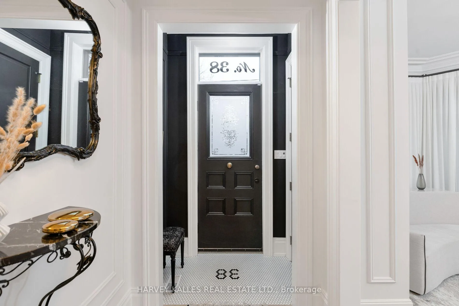 Photo 4 of 38 Sorauren Avenue, Toronto, Roncesvalles — HOMEH