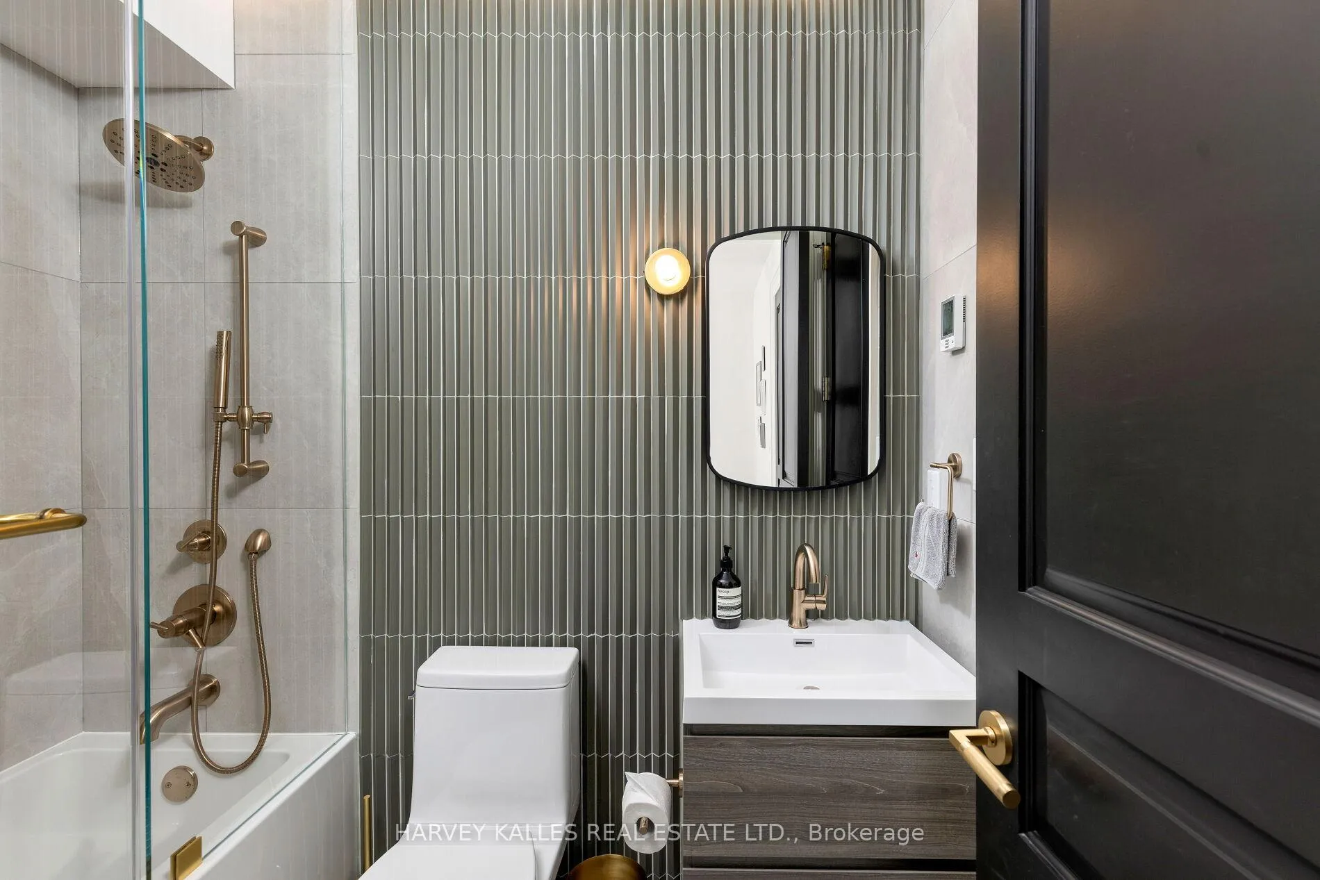 Photo 31 of 38 Sorauren Avenue, Toronto, Roncesvalles — HOMEH