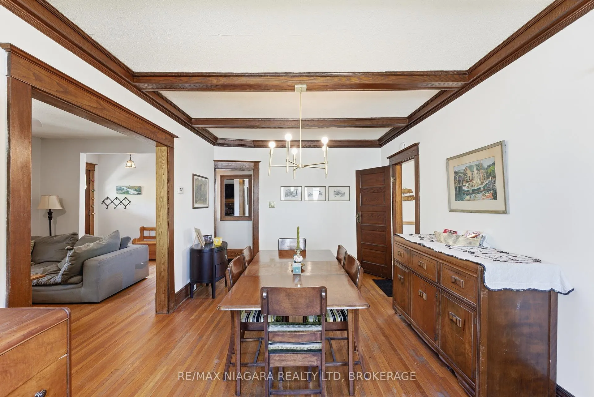 Photo 8 of 17 Wolseley Avenue, St. Catharines, Downtown — HOMEH