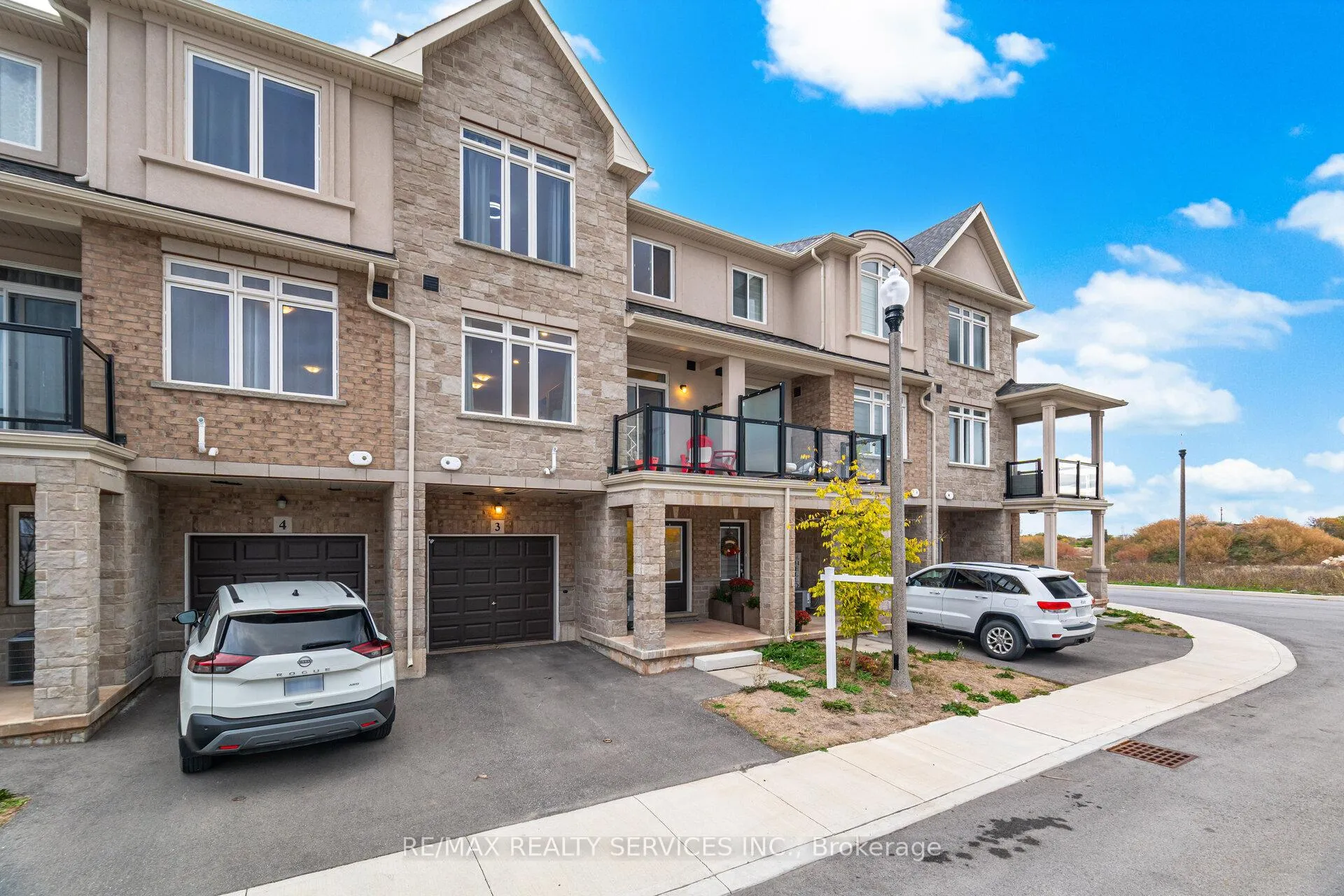 Photo 4 of Unit 3, 40 Zinfandel Drive, Hamilton, Stoney Creek — HOMEH