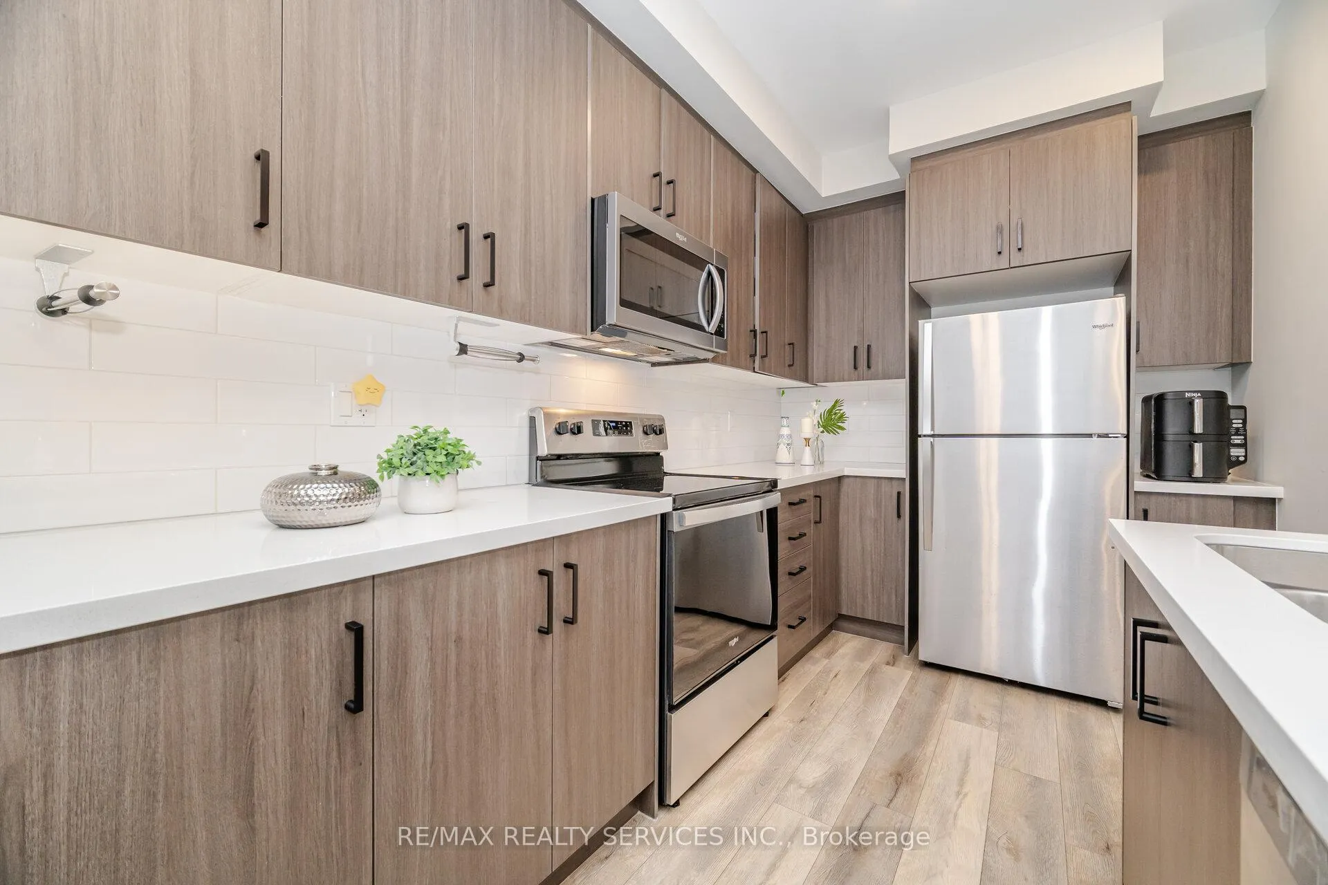 Photo 13 of Unit 3, 40 Zinfandel Drive, Hamilton, Stoney Creek — HOMEH