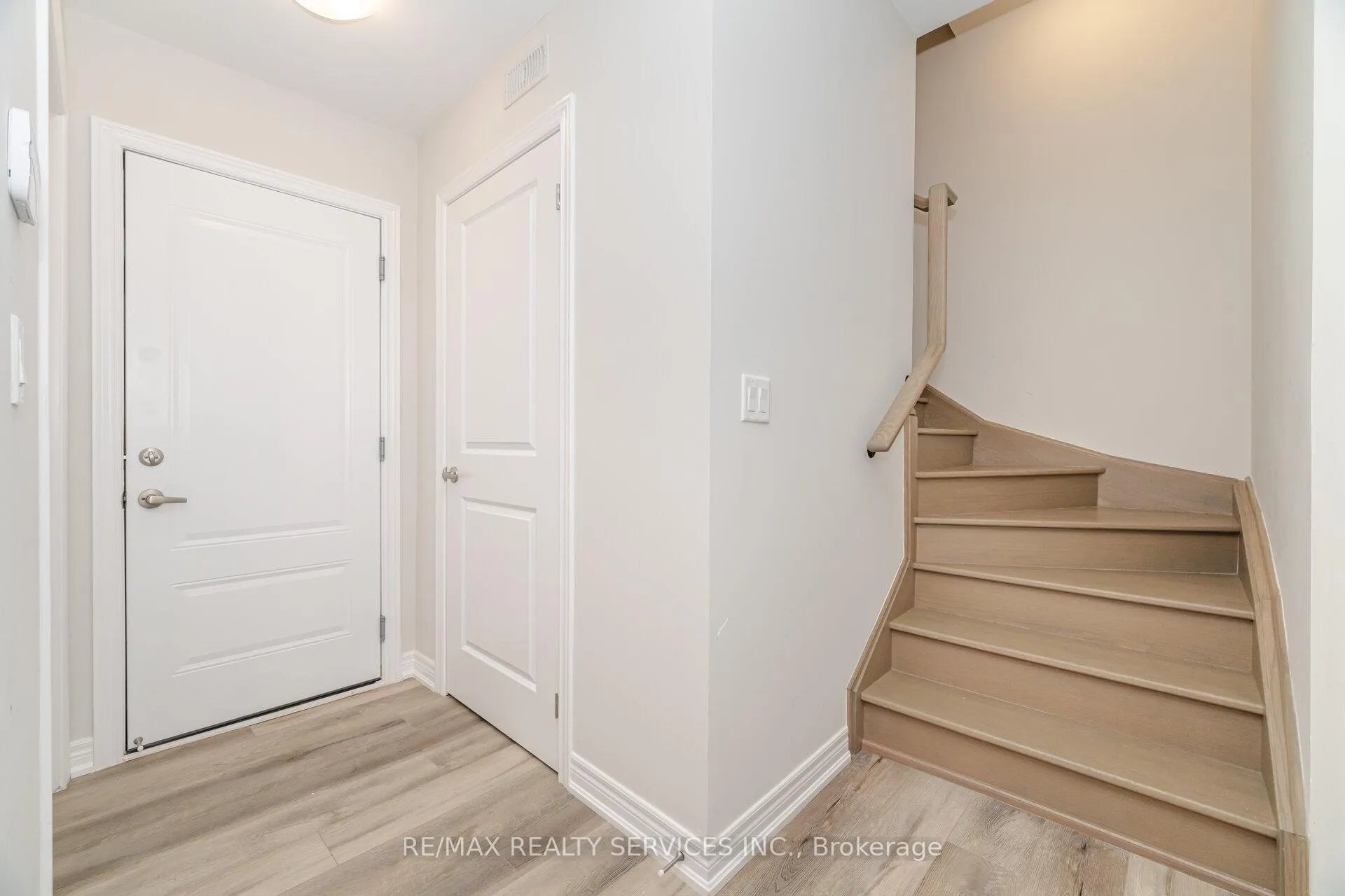 Photo 39 of Unit 3, 40 Zinfandel Drive, Hamilton, Stoney Creek — HOMEH