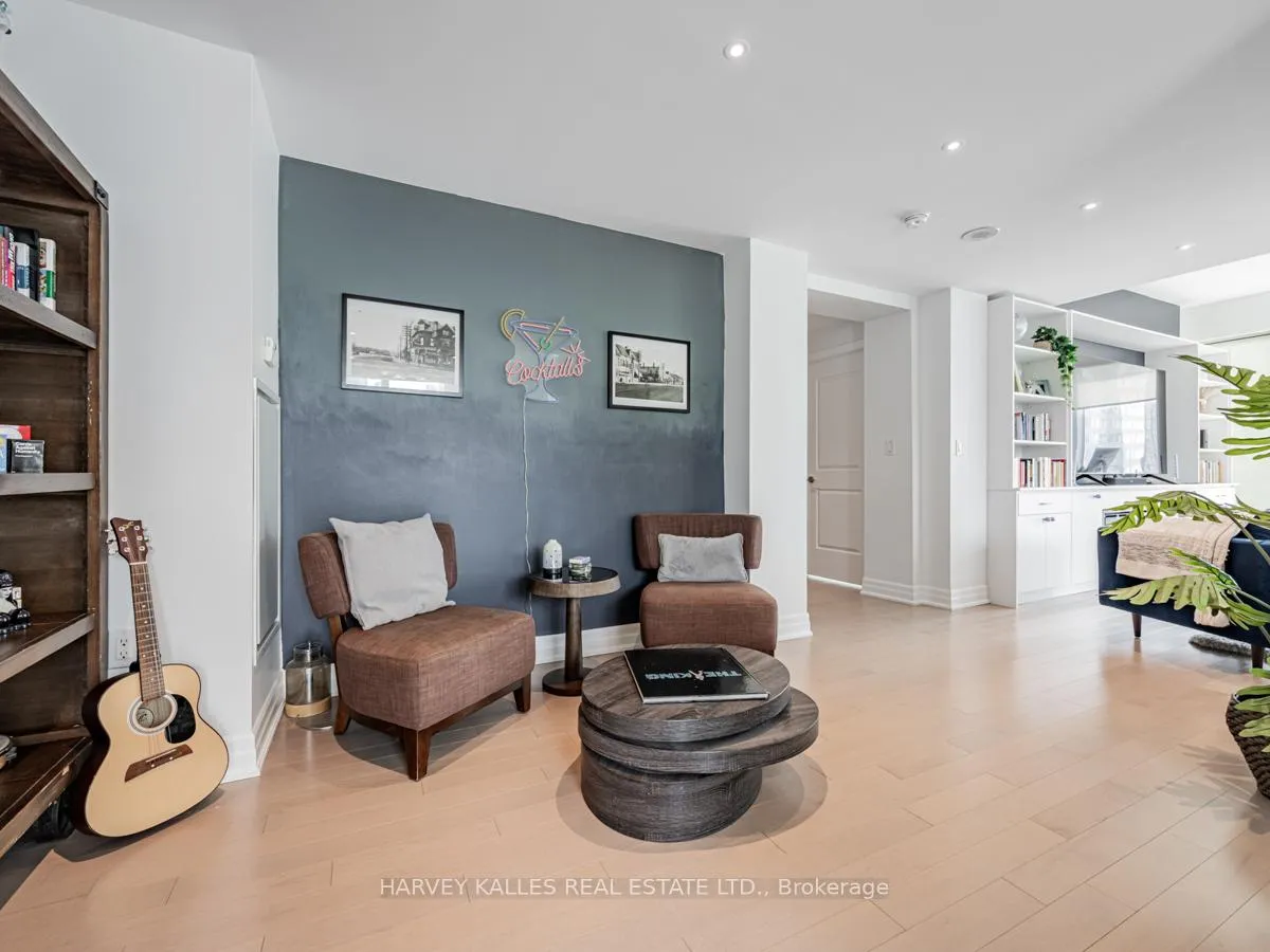Photo 4 of Unit 1205, 8 The Esplanade, Toronto, Waterfront Communities — HOMEH