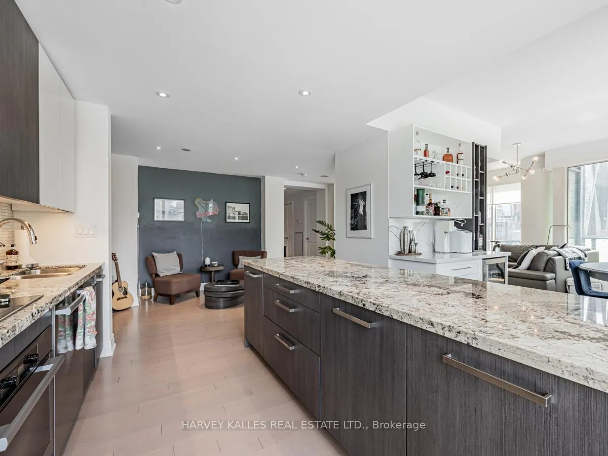Photo 10 of Unit 1205, 8 The Esplanade, Toronto, Waterfront Communities — HOMEH