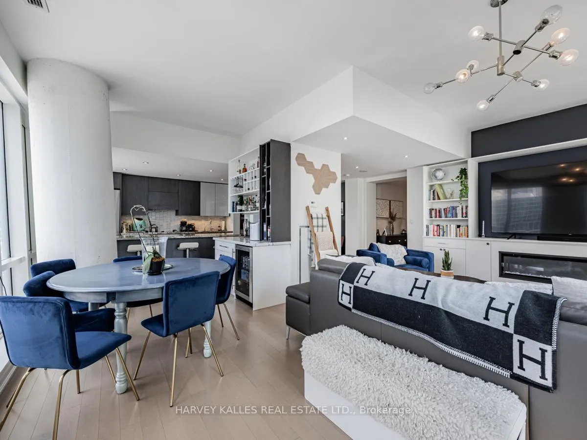 Photo 13 of Unit 1205, 8 The Esplanade, Toronto, Waterfront Communities — HOMEH