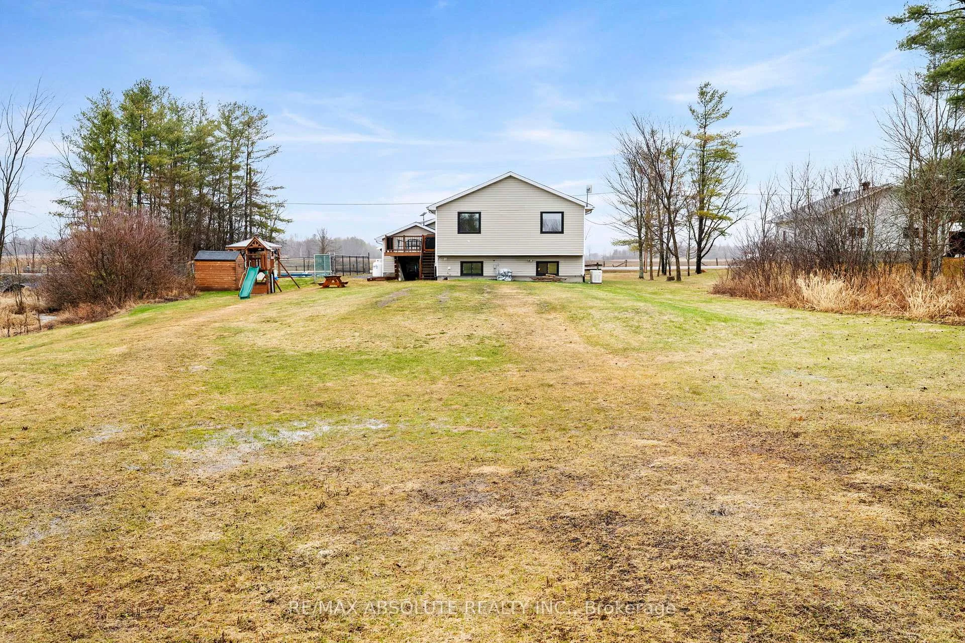 Photo 23 of 1877 Russett Drive, McNab/Braeside, Mcnab/Braeside Twps — HOMEH