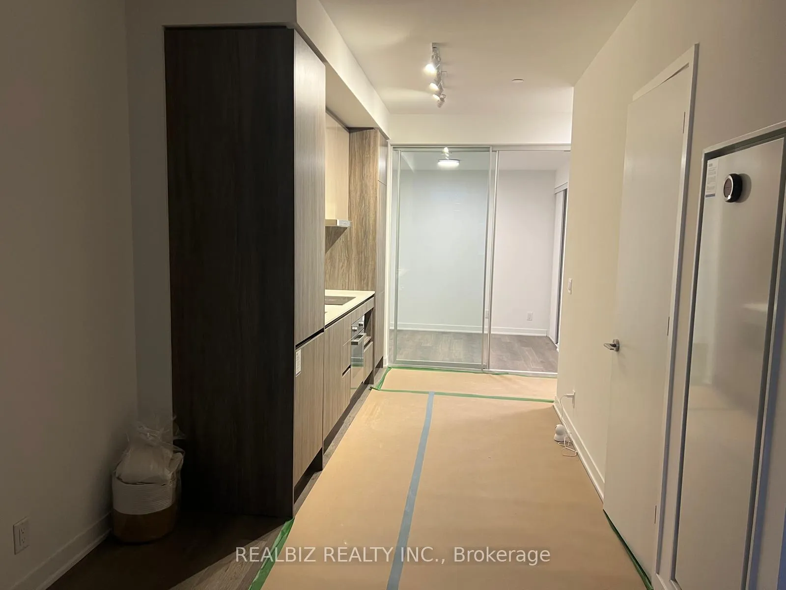 Photo 8 of Unit 1003, 180 Front Street, Toronto, Moss Park — HOMEH
