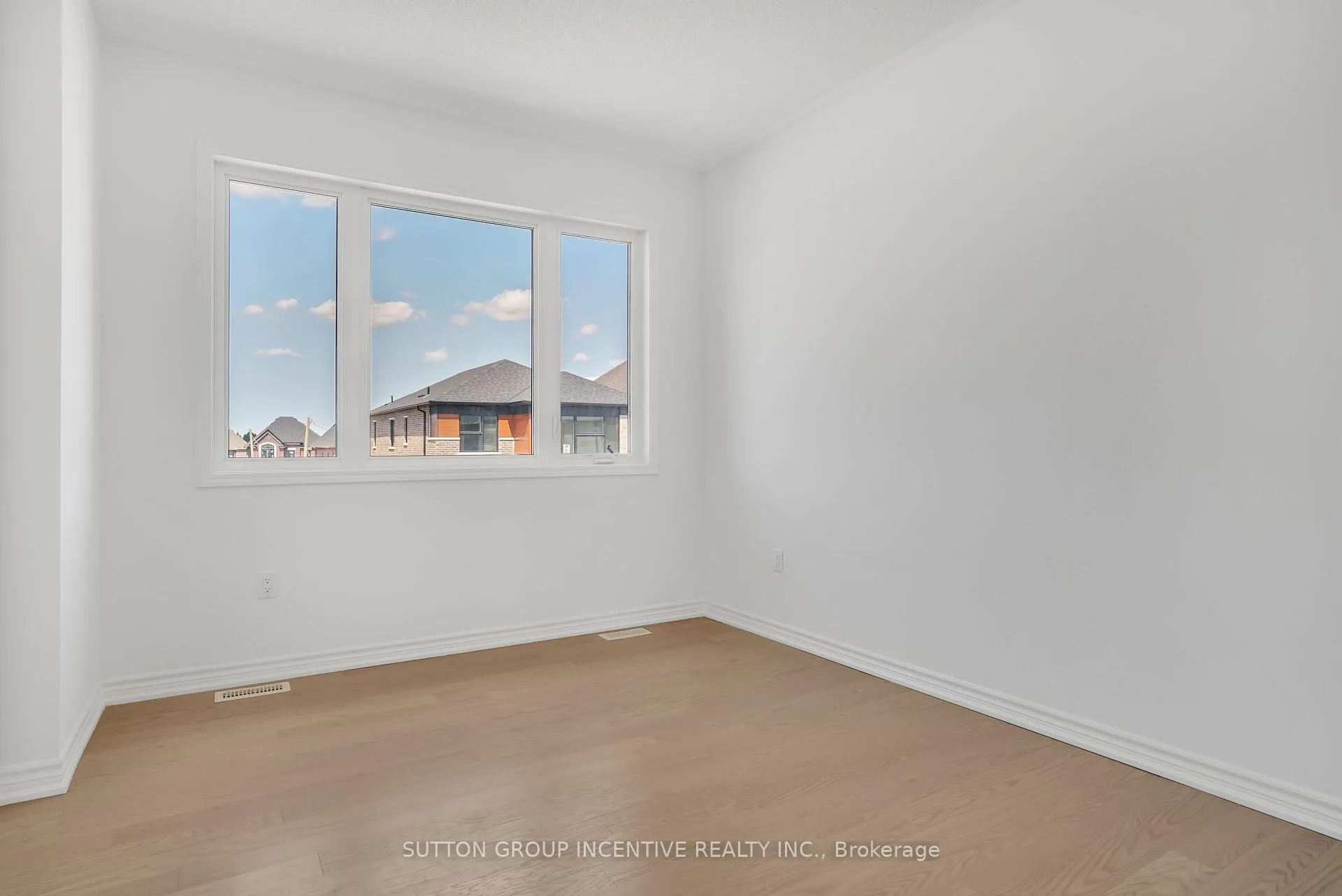 Photo 4 of Unit UPPER, 59 Suzuki Street, Barrie, Rural Barrie Southeast — HOMEH