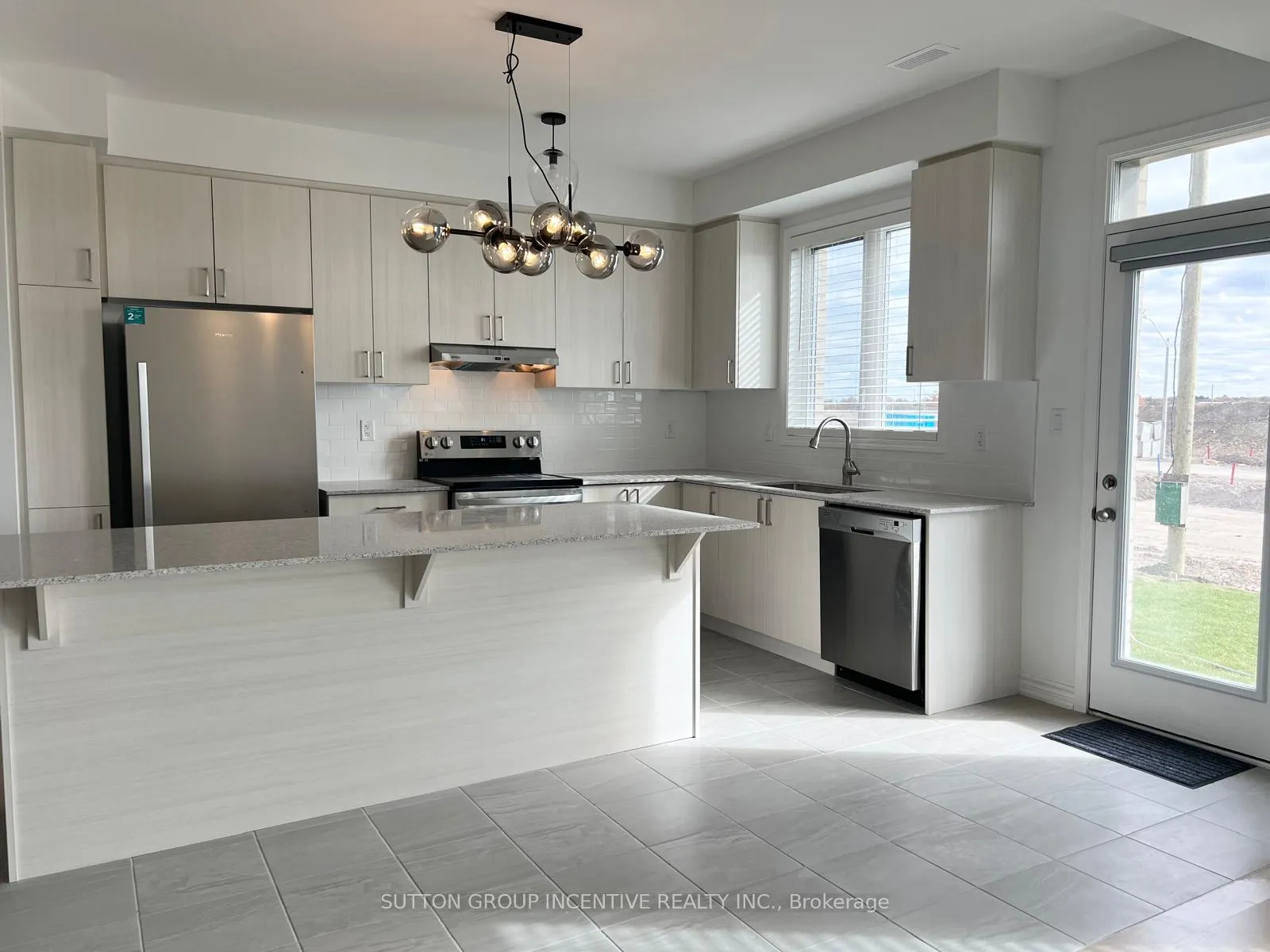 Photo 12 of Unit UPPER, 59 Suzuki Street, Barrie, Rural Barrie Southeast — HOMEH
