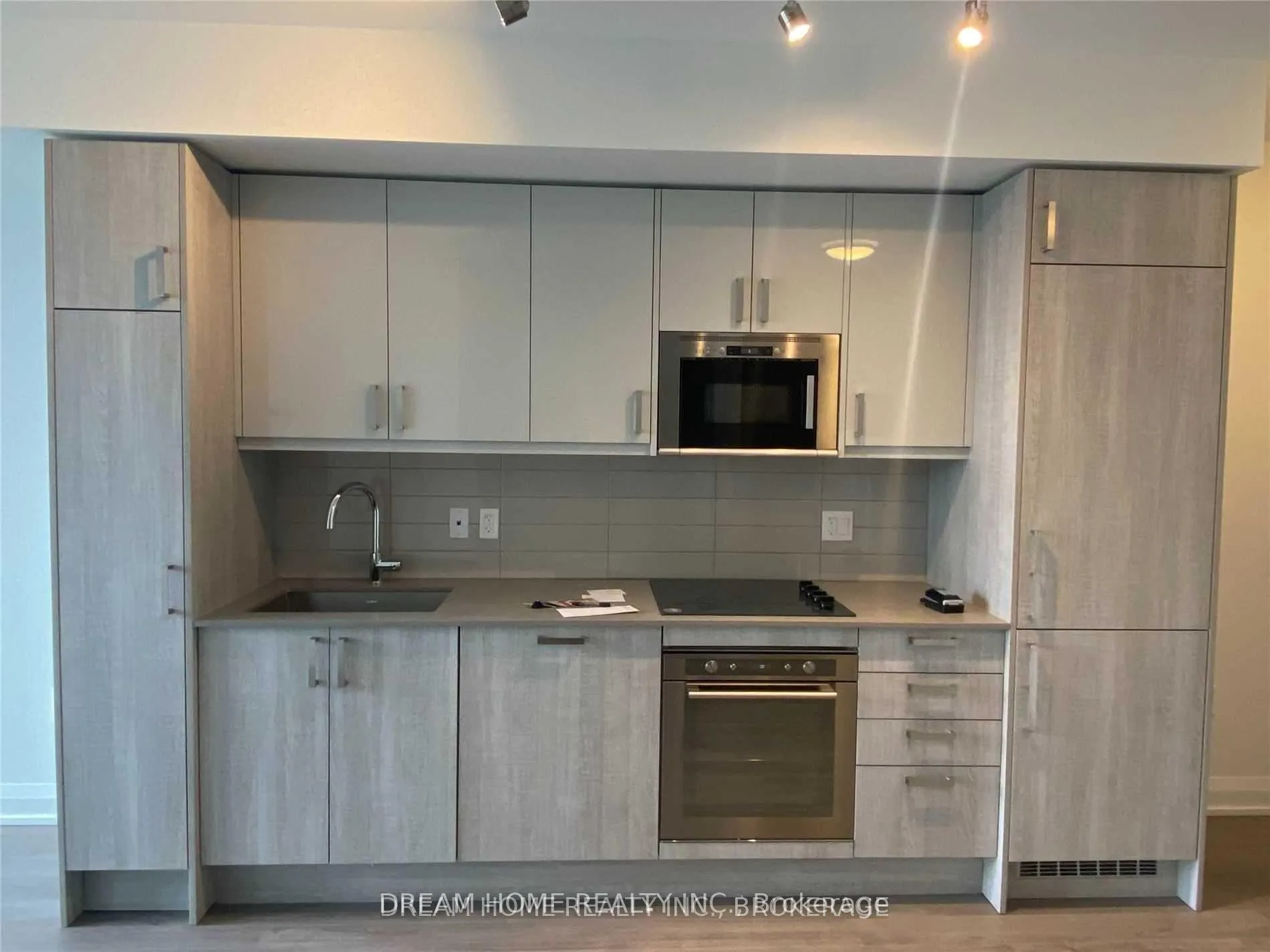Photo 3 of Unit 2201, 77 Mutual Street, Toronto, Church-Yonge Corridor — HOMEH
