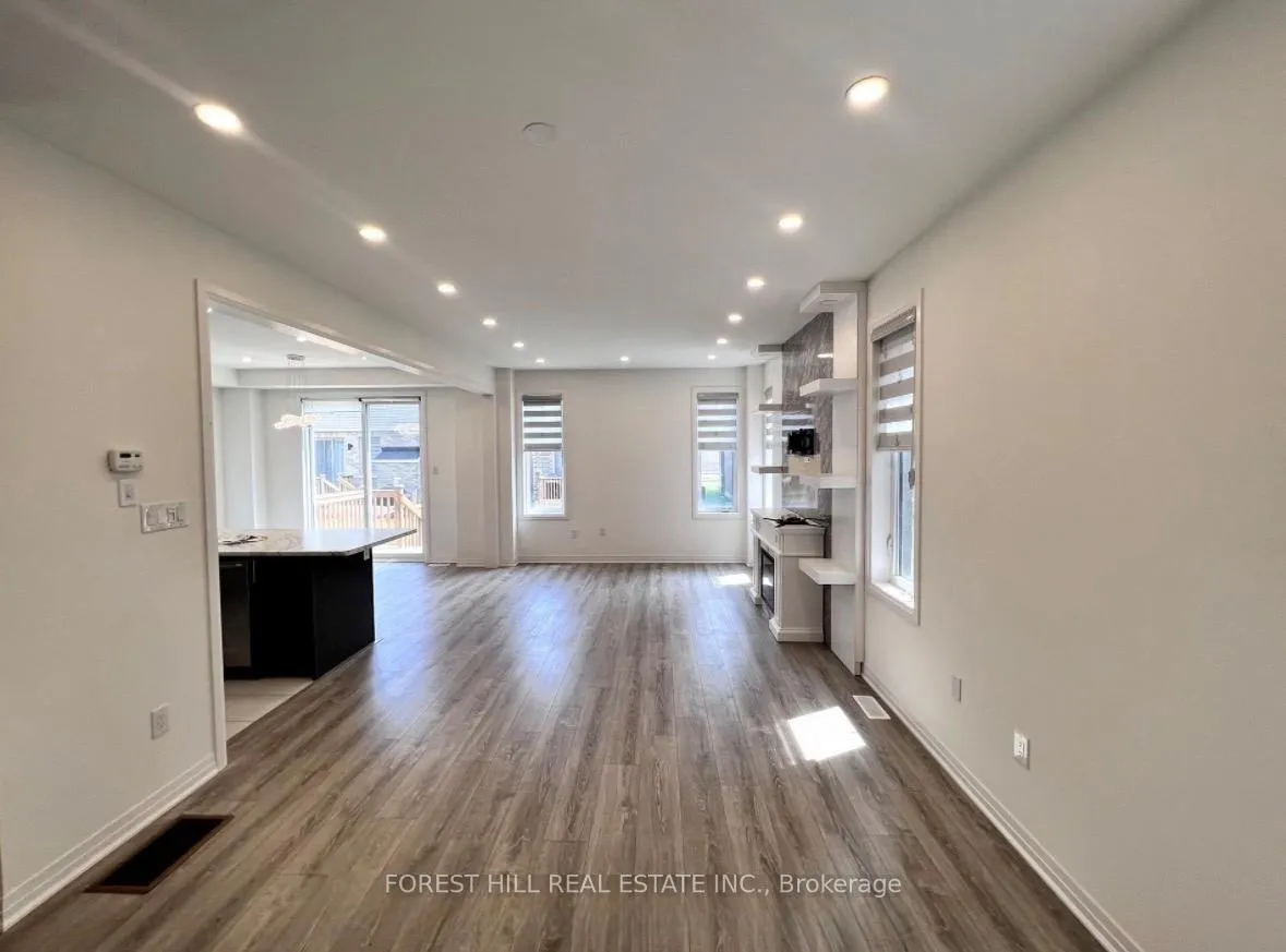 Photo 8 of 48 Copperhill Heights, Barrie, Rural Barrie Southeast — HOMEH