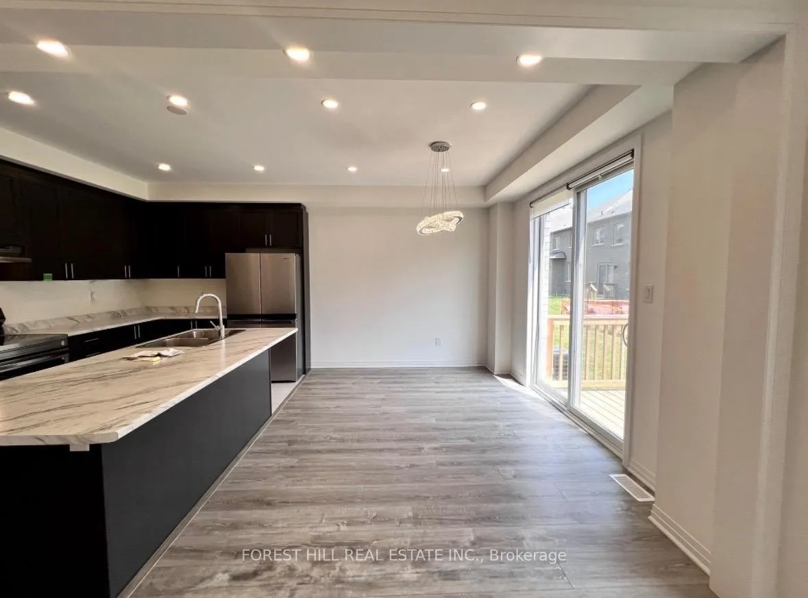 Photo 12 of 48 Copperhill Heights, Barrie, Rural Barrie Southeast — HOMEH