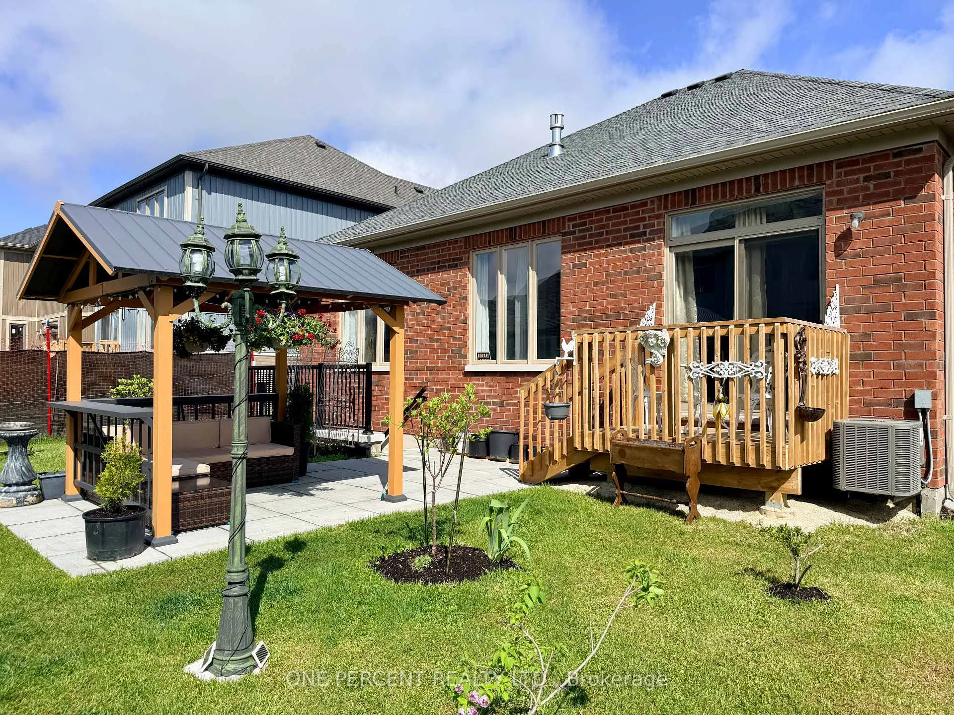 Photo 3 of 261 Wilcox Drive, Clearview, Stayner — HOMEH