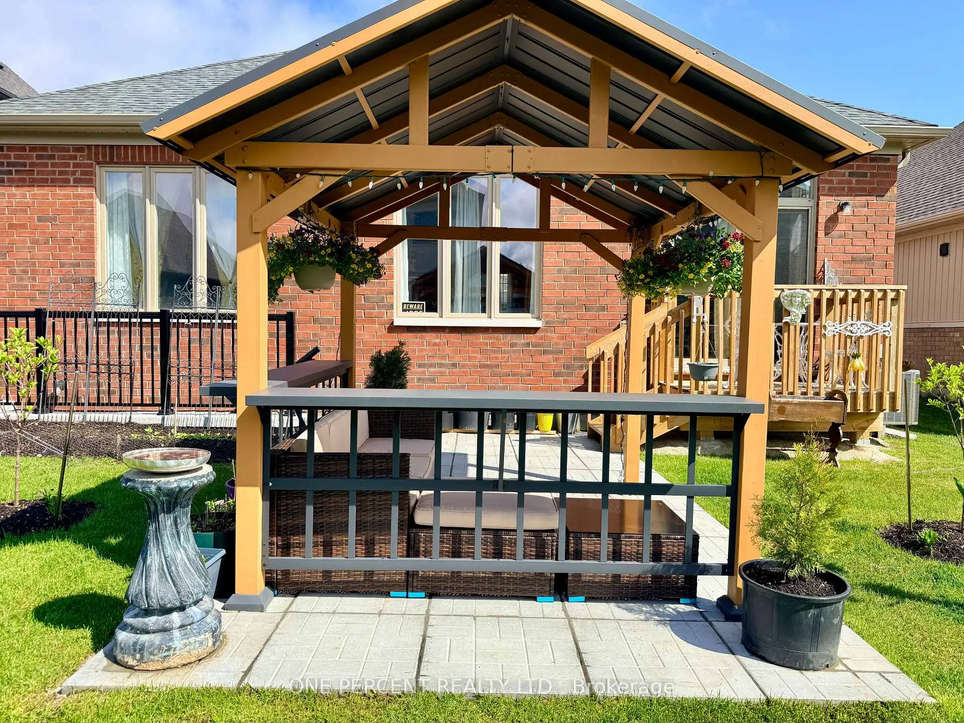 Photo 4 of 261 Wilcox Drive, Clearview, Stayner — HOMEH