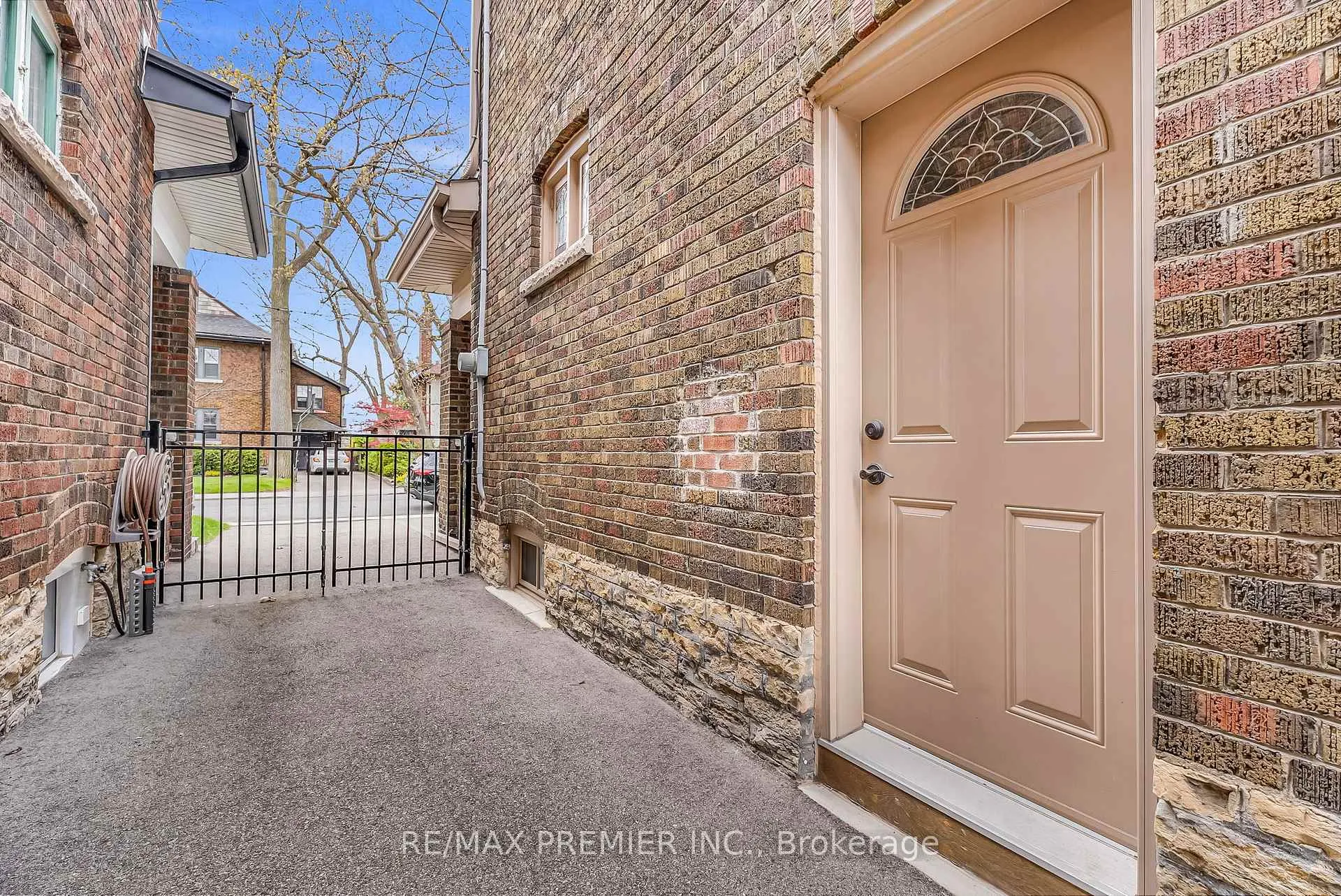 Photo 41 of 75 Rivercrest Road, Toronto, Lambton Baby Point — HOMEH
