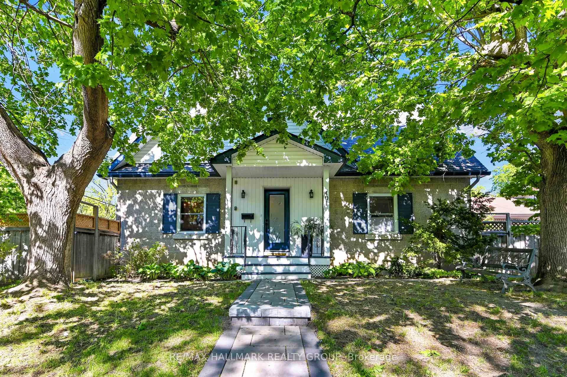 Photo 1 of 401 Richardson Avenue, Ottawa, Woodroffe — HOMEH