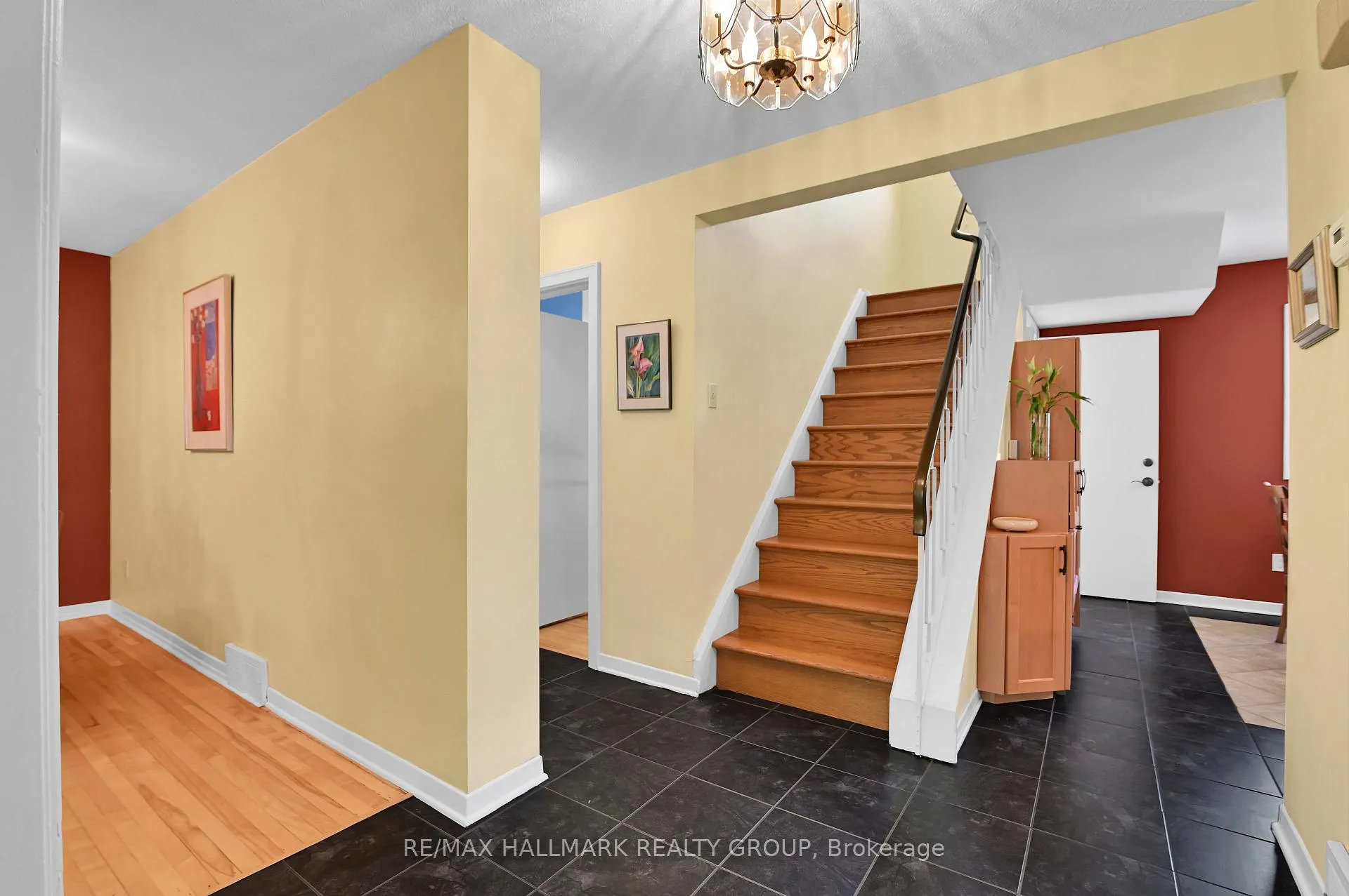 Photo 6 of 401 Richardson Avenue, Ottawa, Woodroffe — HOMEH