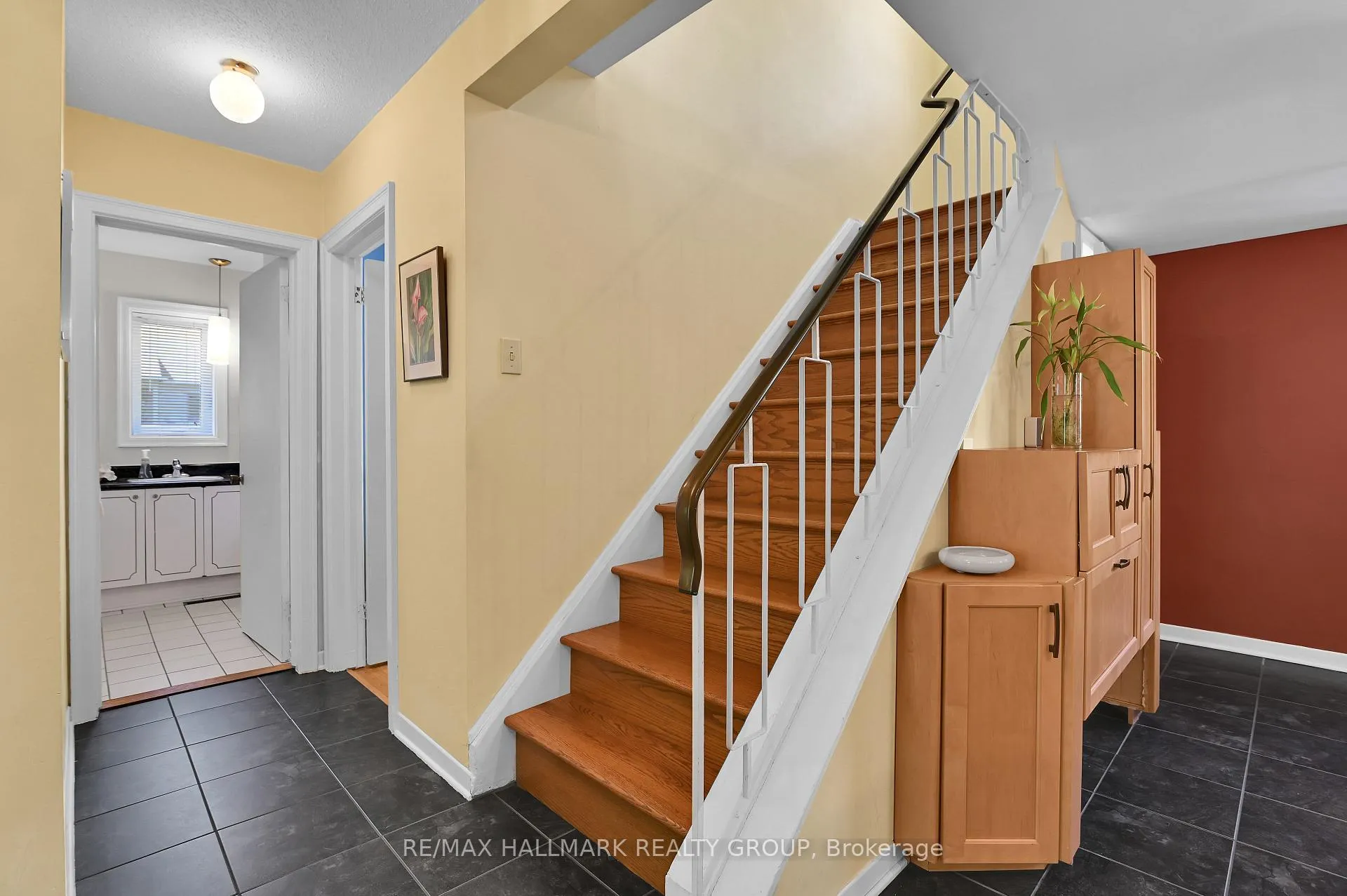 Photo 12 of 401 Richardson Avenue, Ottawa, Woodroffe — HOMEH