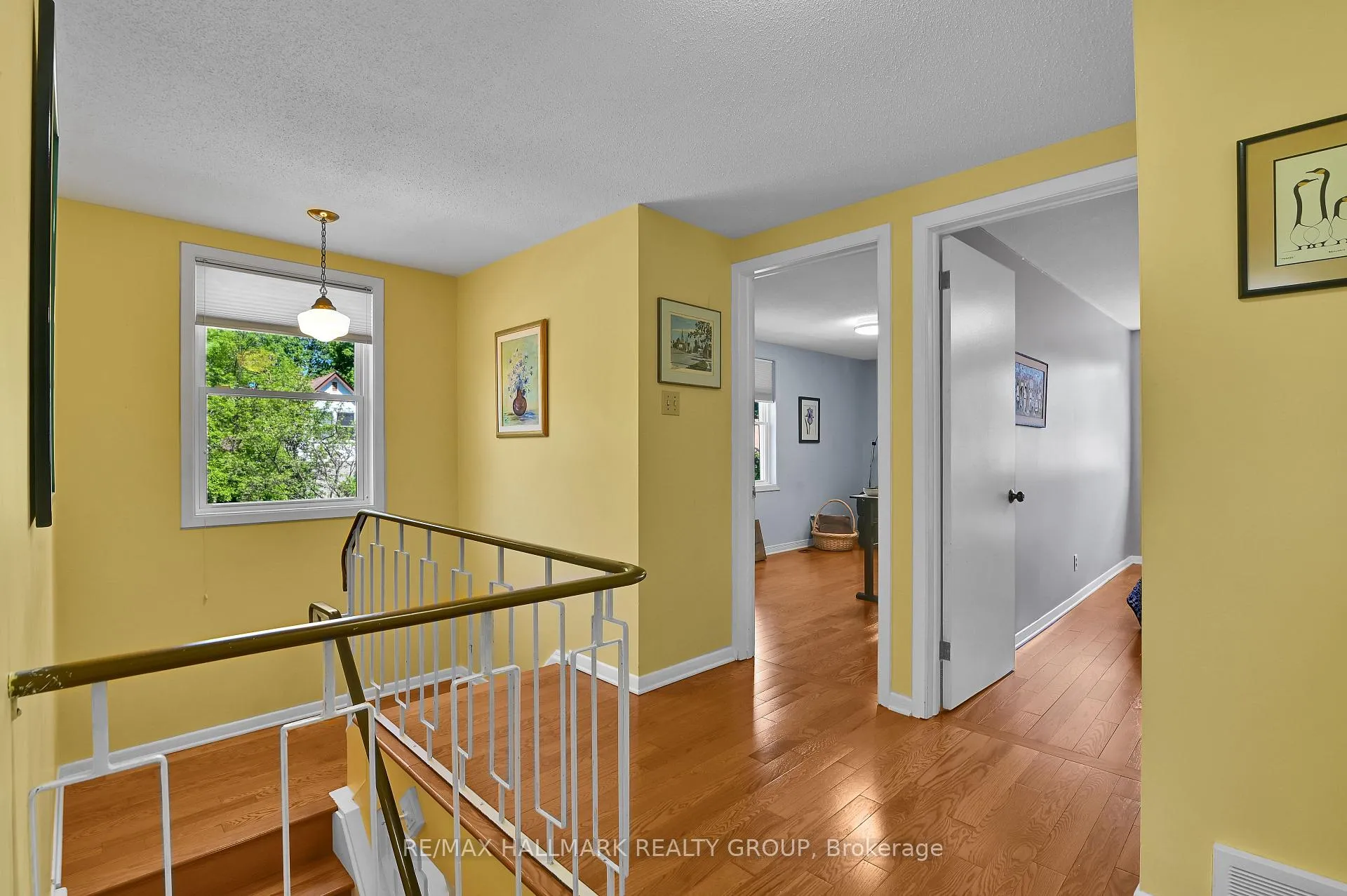 Photo 15 of 401 Richardson Avenue, Ottawa, Woodroffe — HOMEH