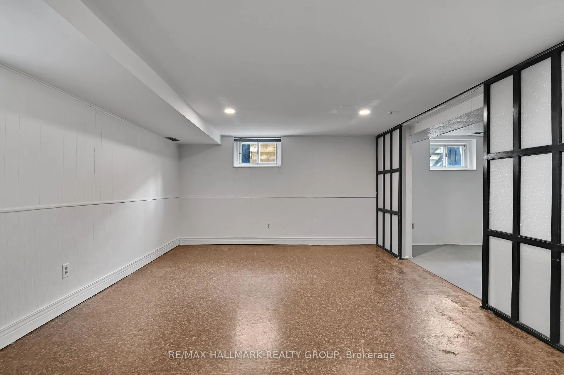 Photo 27 of 401 Richardson Avenue, Ottawa, Woodroffe — HOMEH